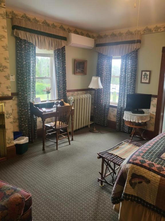 Queen Suite with Sea View photo 1