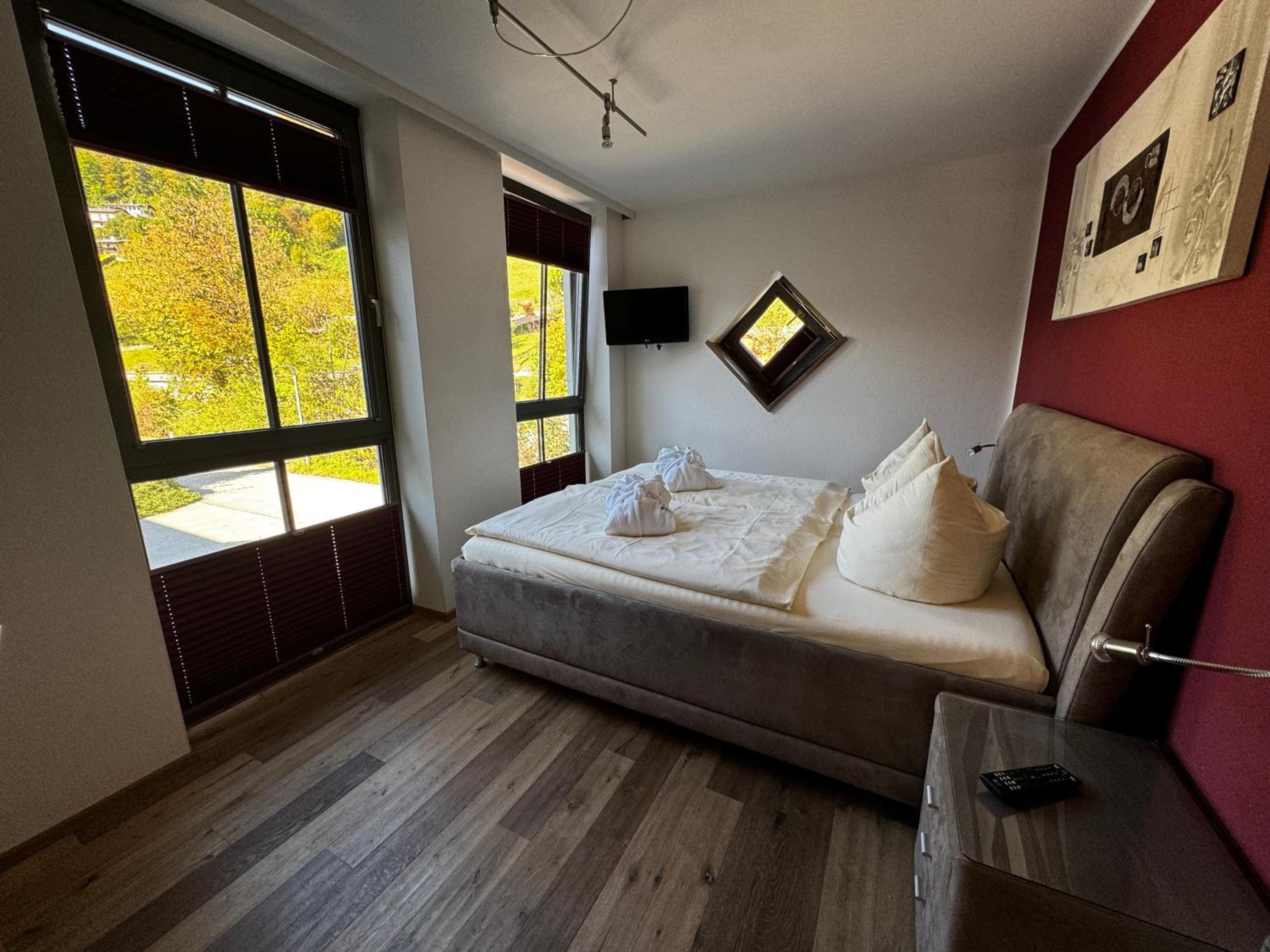 One-Bedroom Apartment with Terrace photo 2