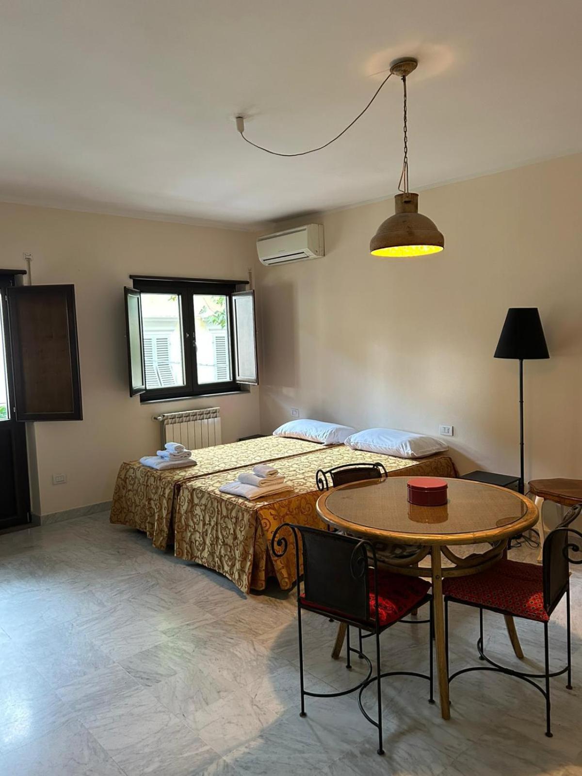 One-Bedroom Apartment with Balcony photo 1