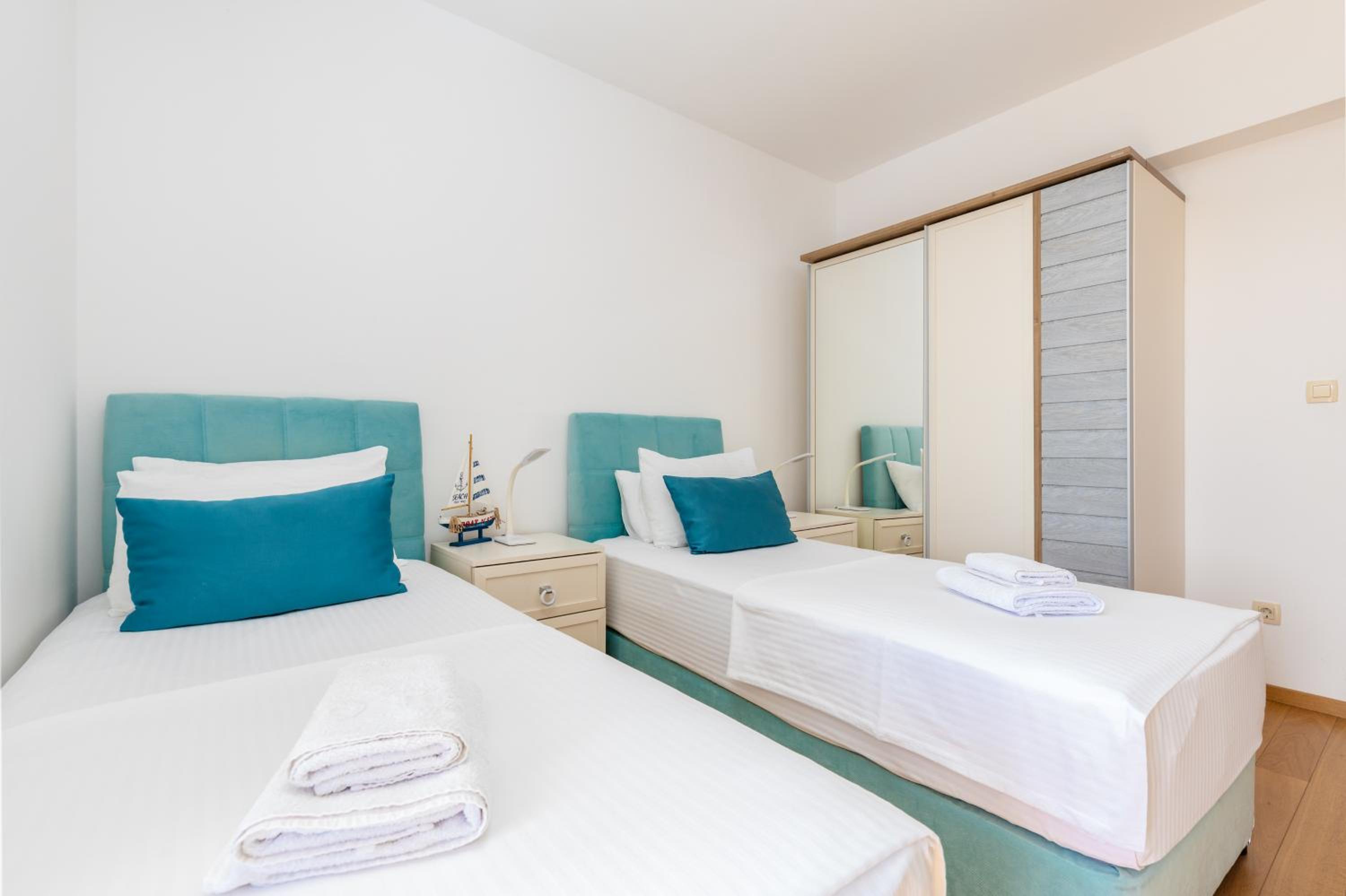 One-Bedroom Apartment with Balcony