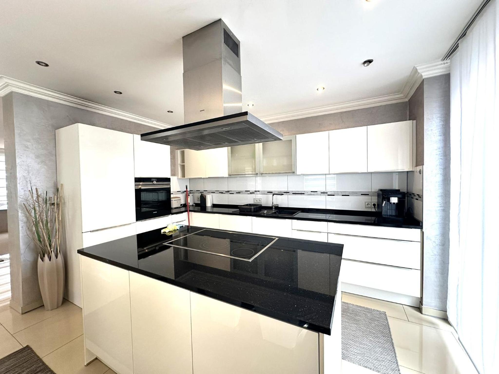 Two-Bedroom Apartment with Terrace photo 2