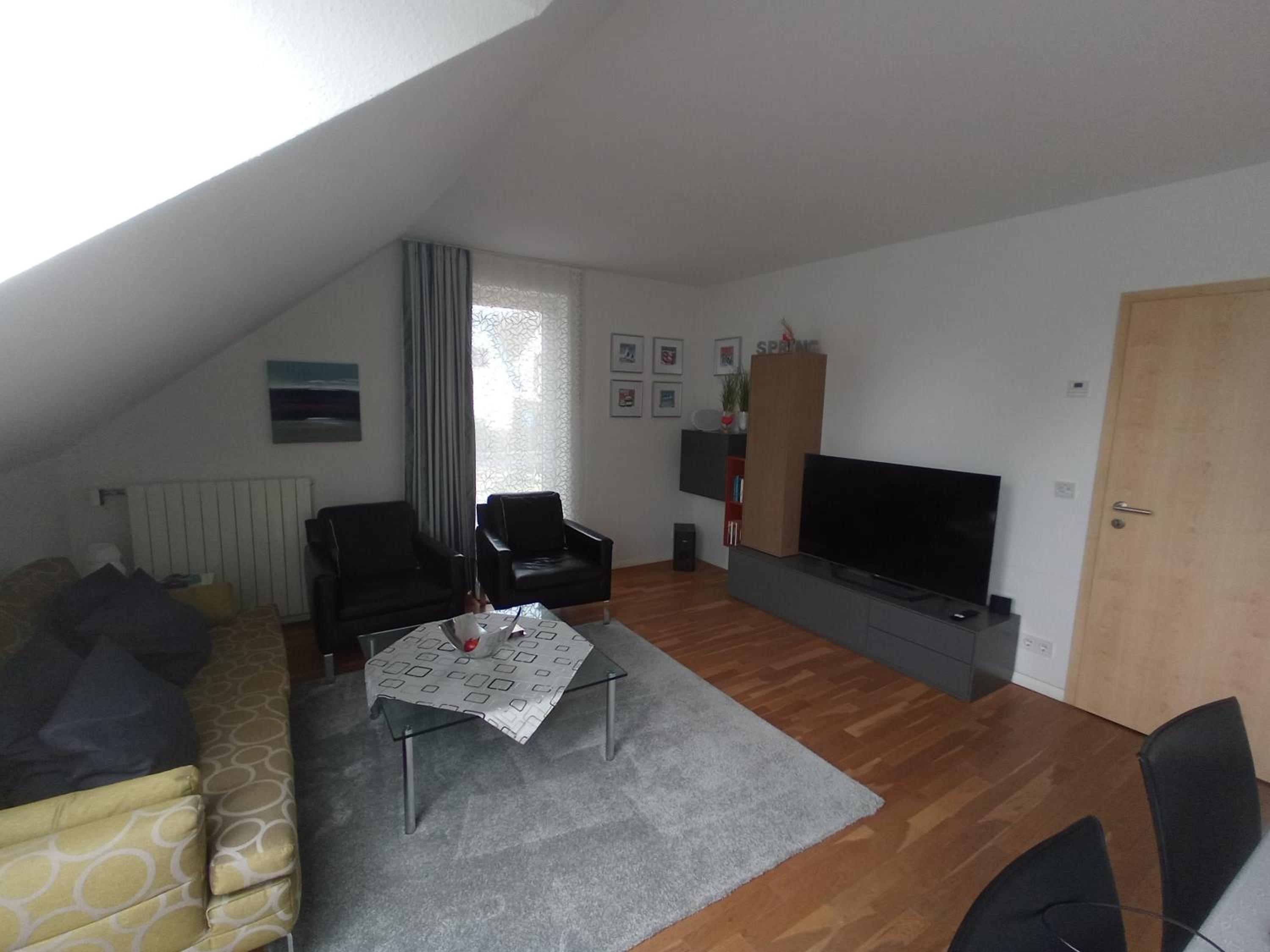 Two-Bedroom Apartment with Balcony photo 3