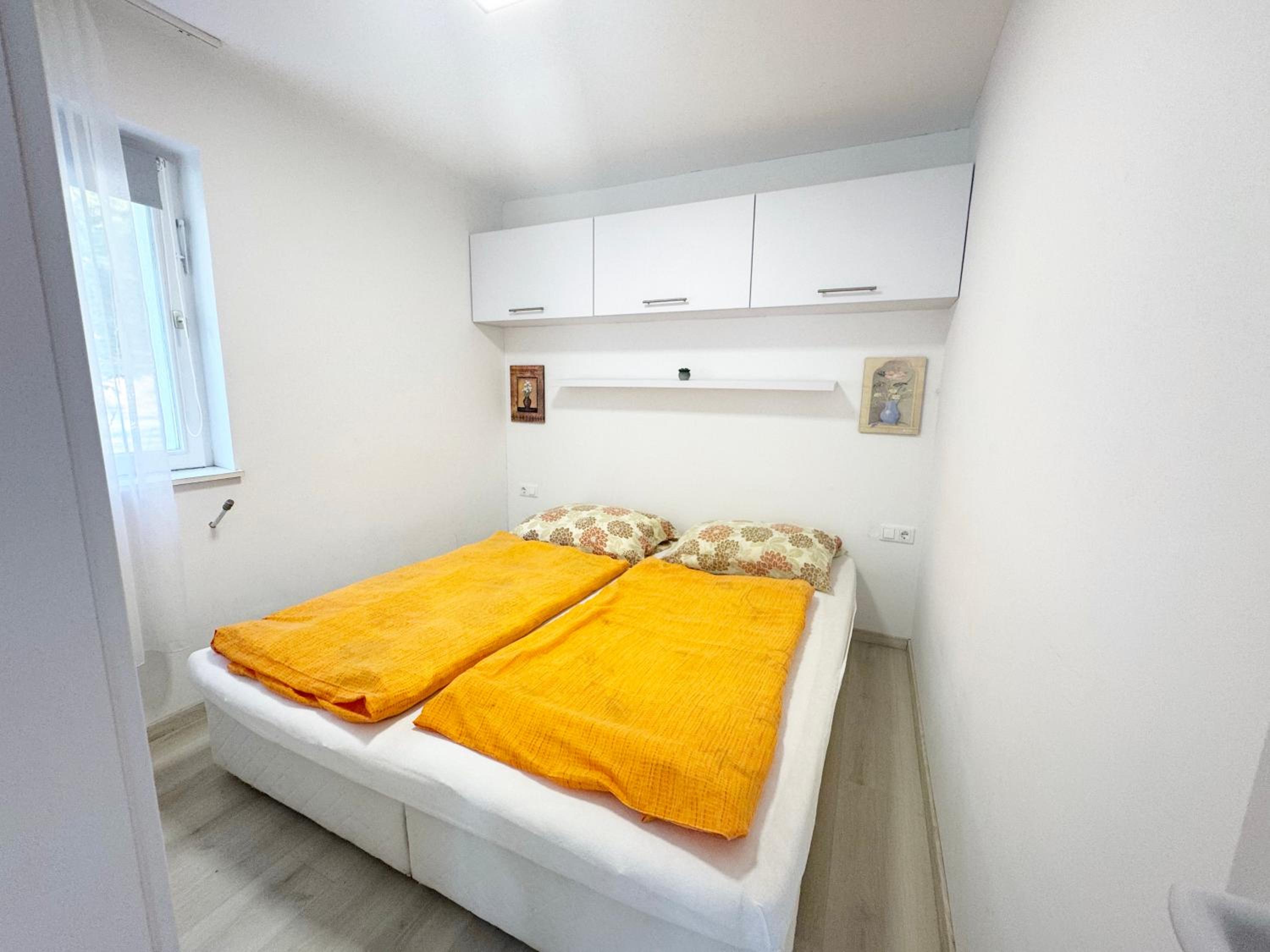 One-Bedroom Apartment with Terrace photo 1