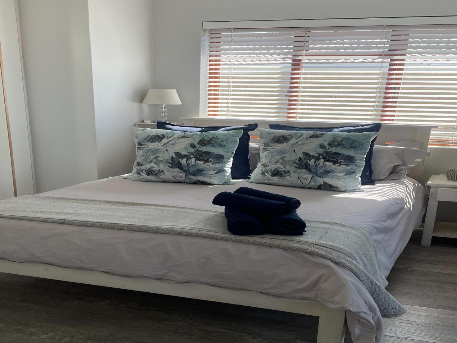 One-Bedroom Apartment - Photo 1