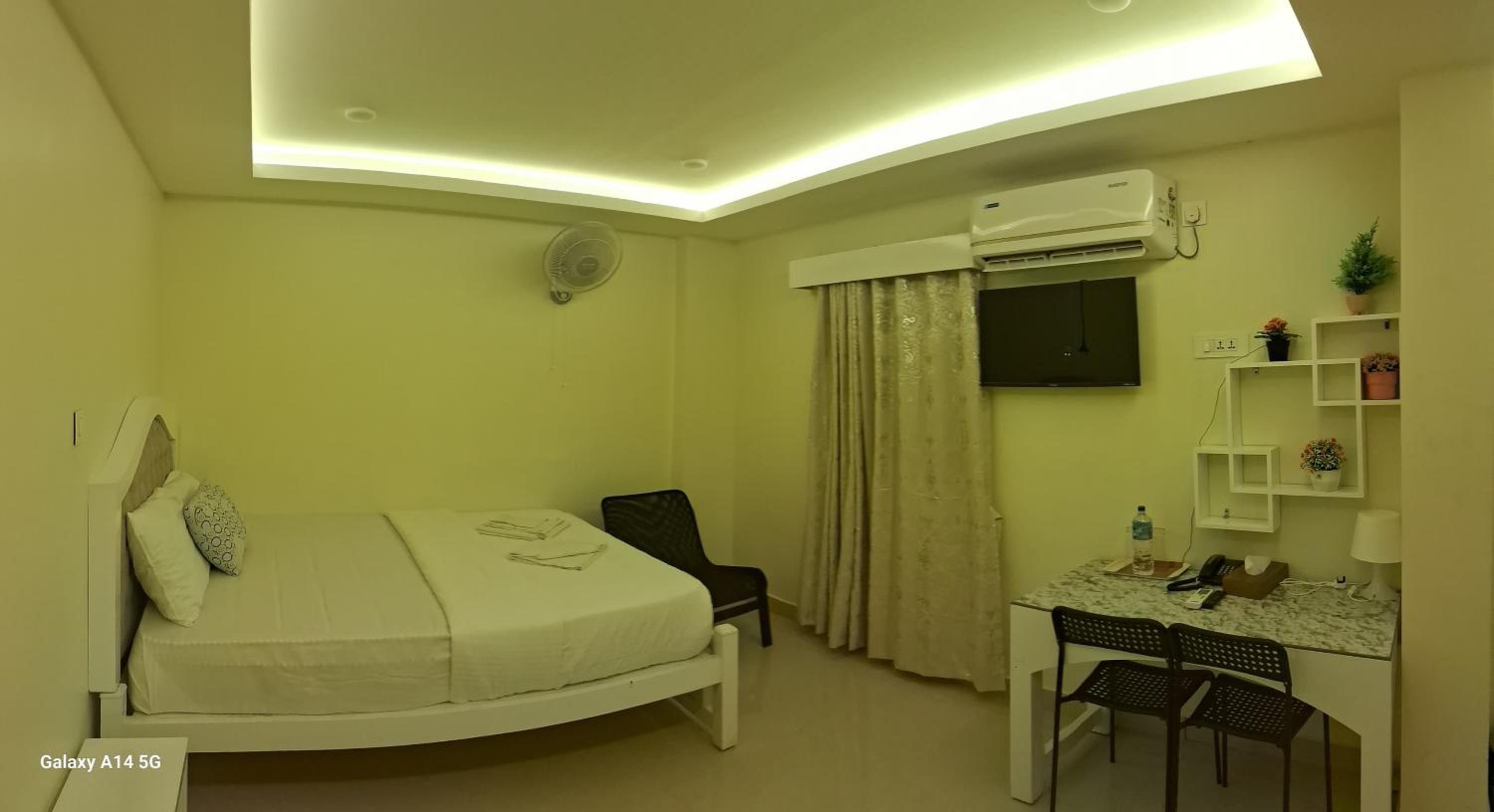 Deluxe Queen Room