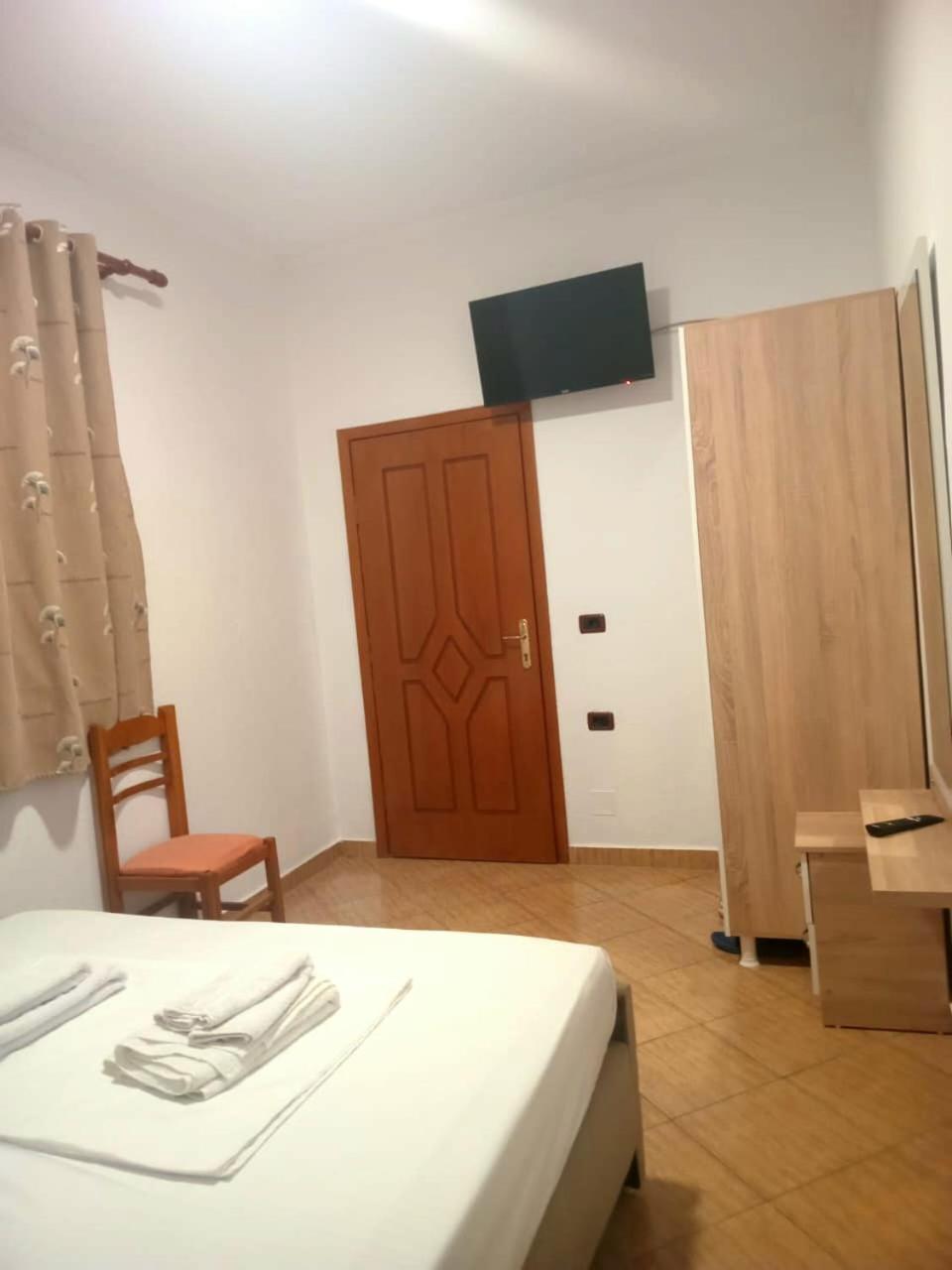 Double Room with Private Bathroom photo 1
