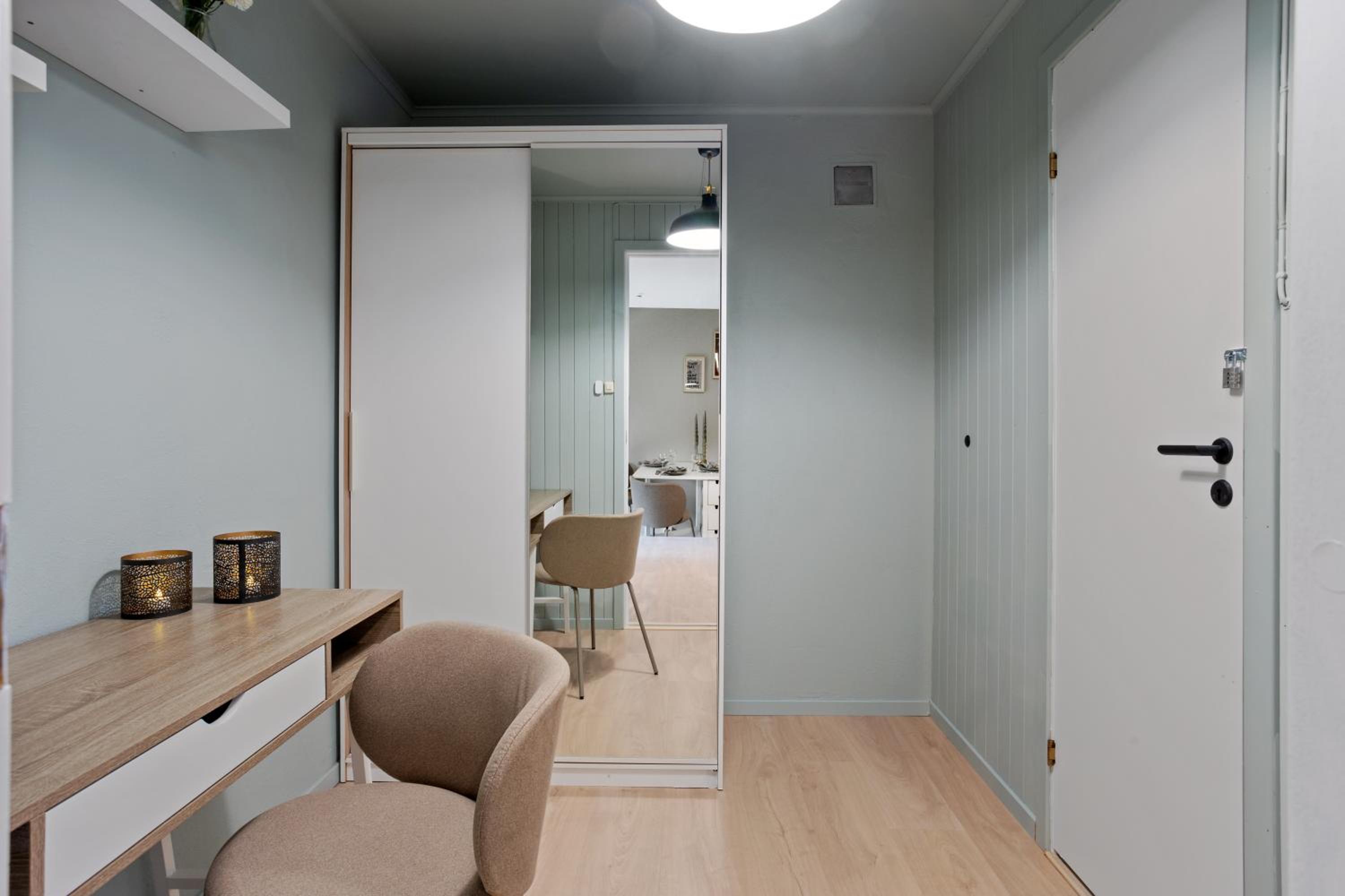 One-Bedroom Apartment photo 2