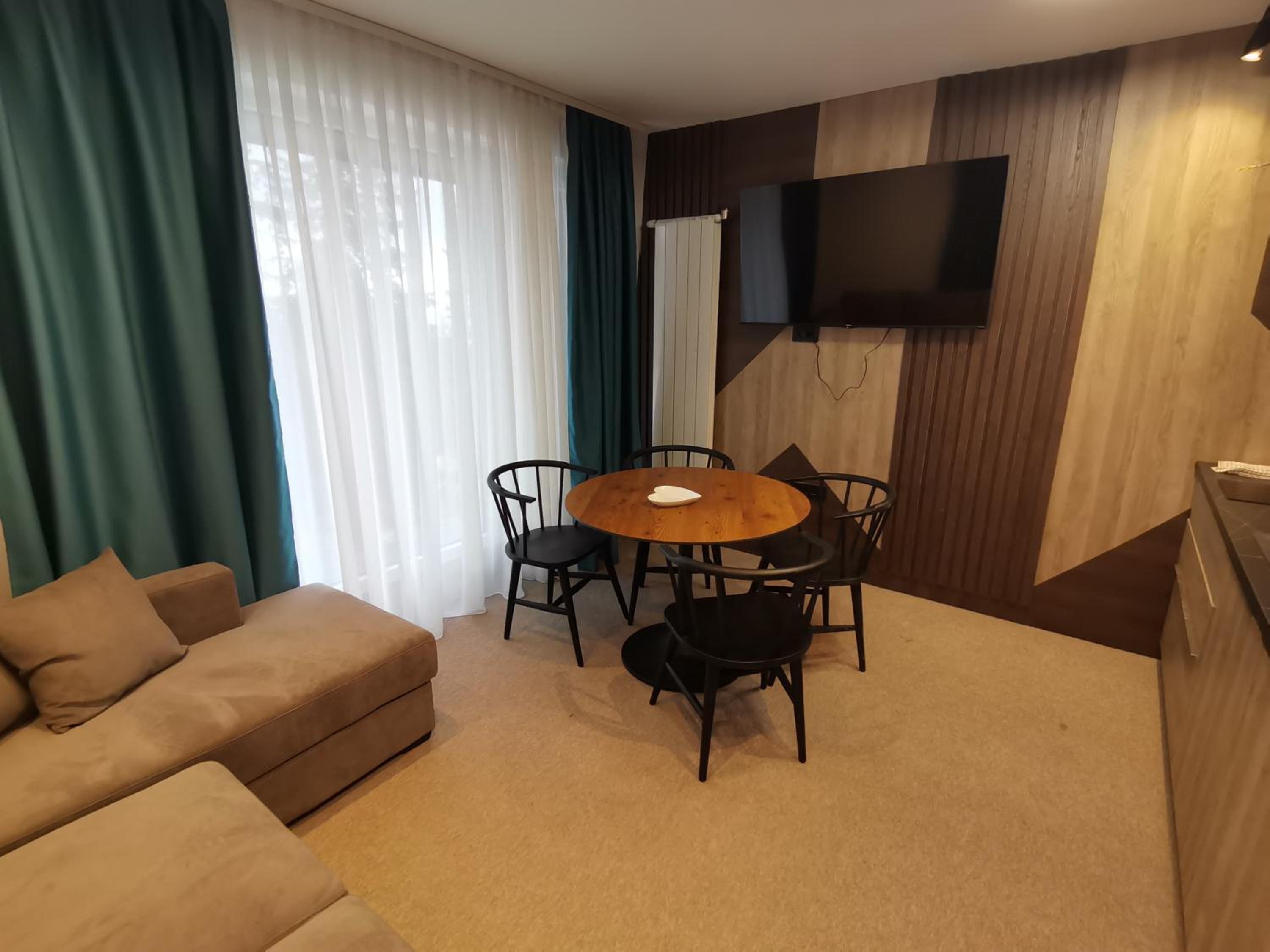 One-Bedroom Apartment photo 2