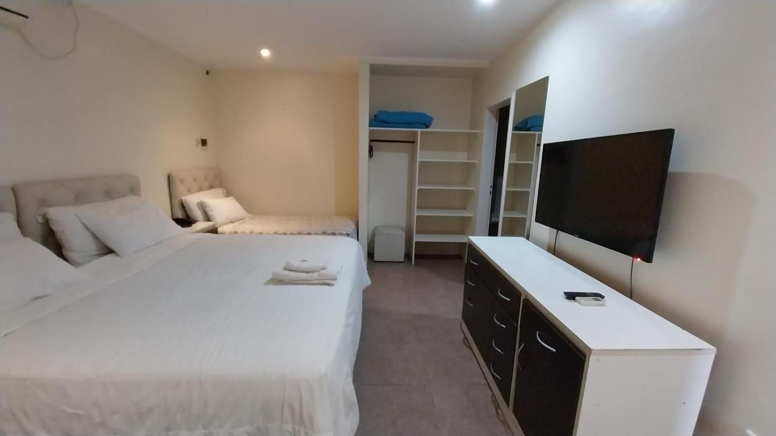 Quadruple Room with Private Bathroom photo 1