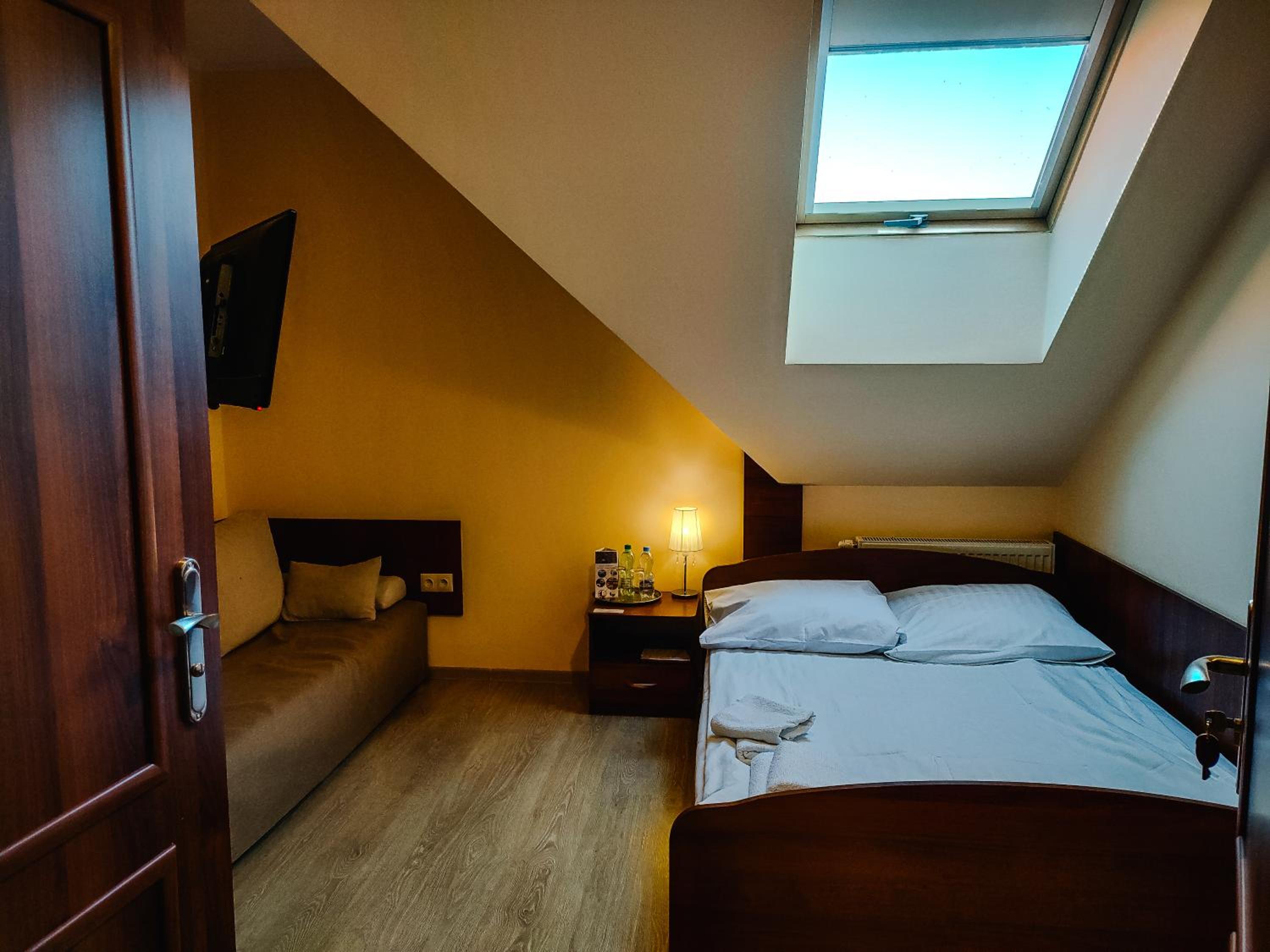 Large Double Room photo 3