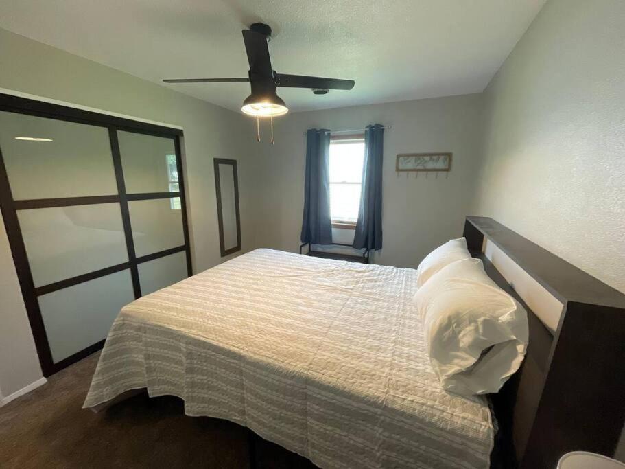 Three-Bedroom House photo 1