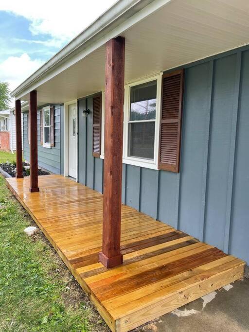 Three-Bedroom House photo 3