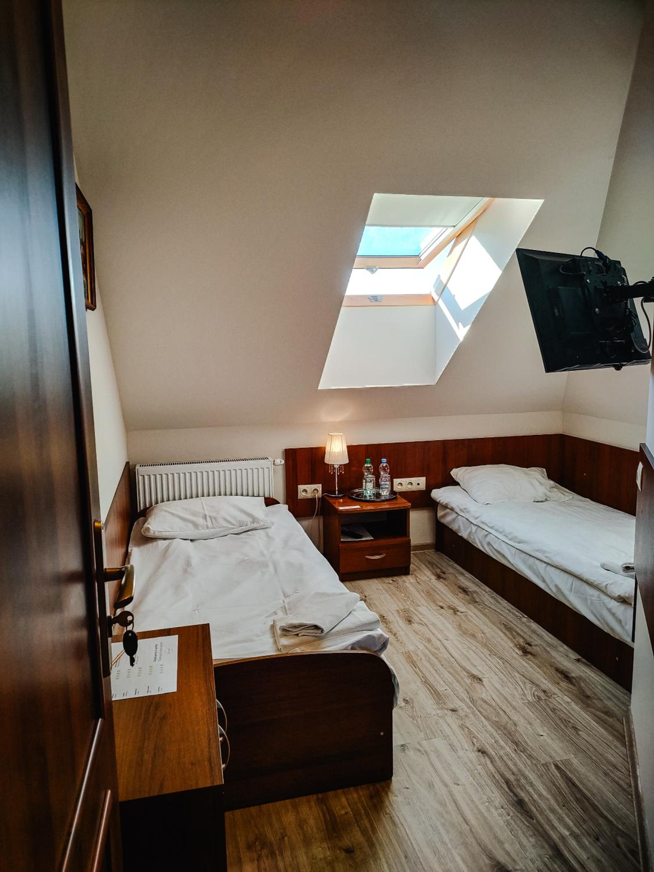 Economy Twin Room