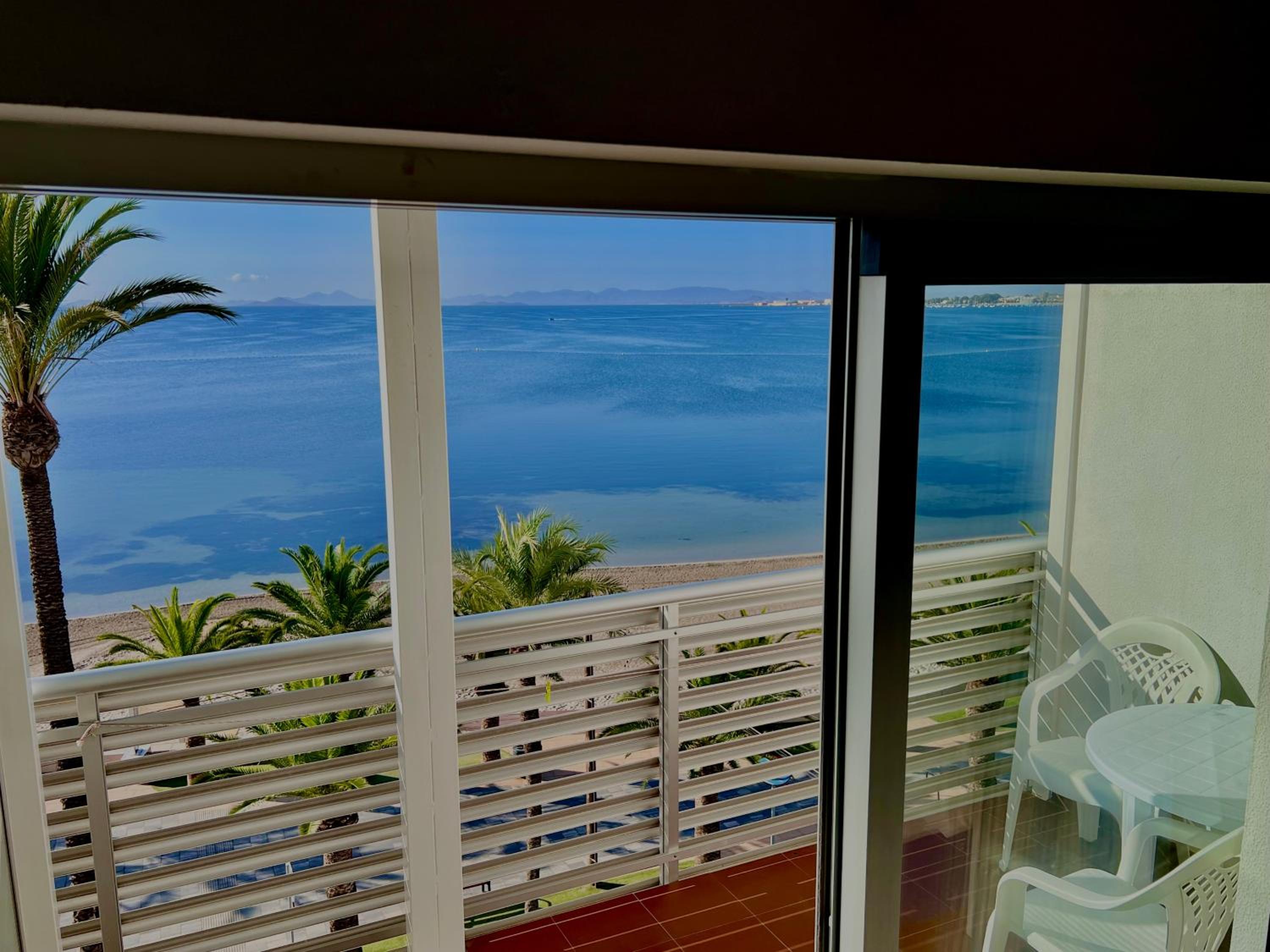 Twin Room with Sea View - Photo 3