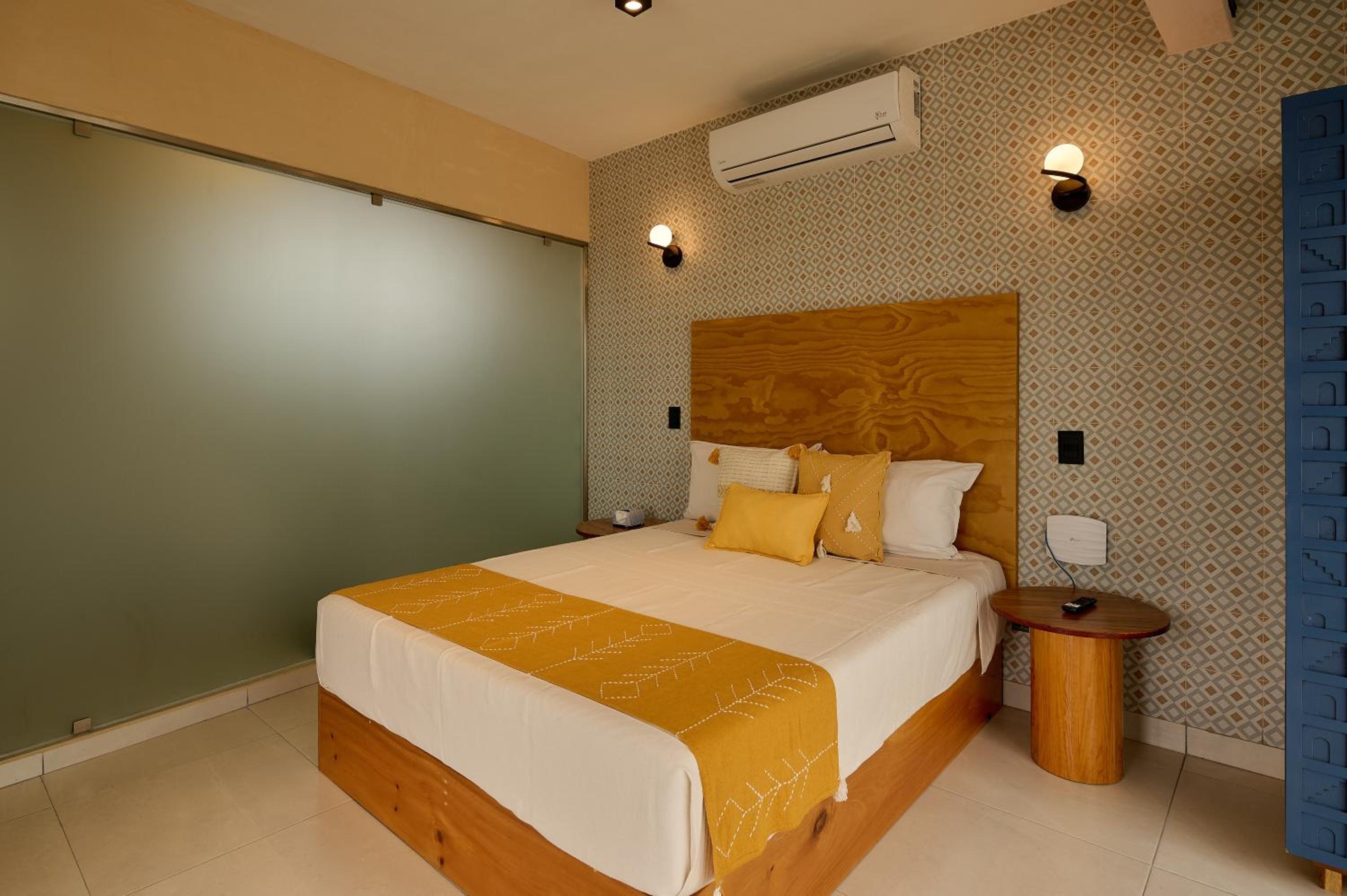 Suite with City View photo 2