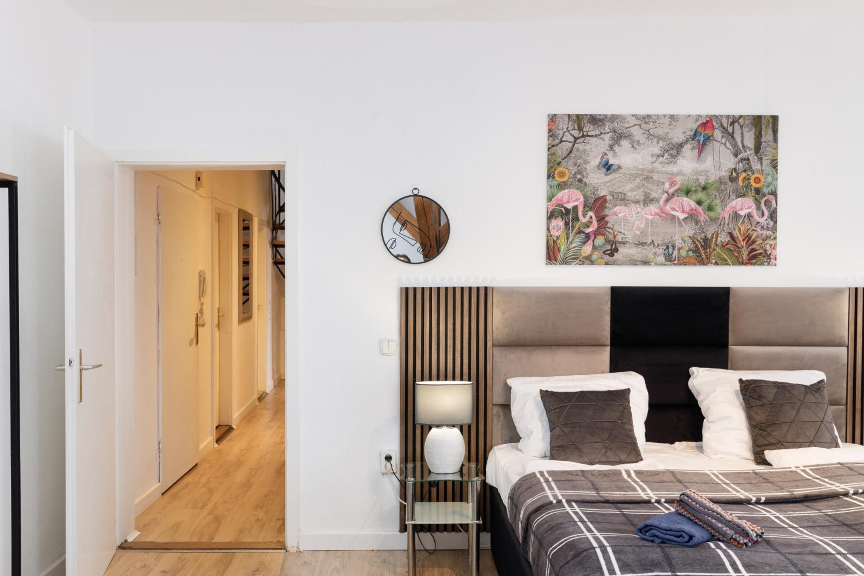 Three-Bedroom Apartment with View photo 2