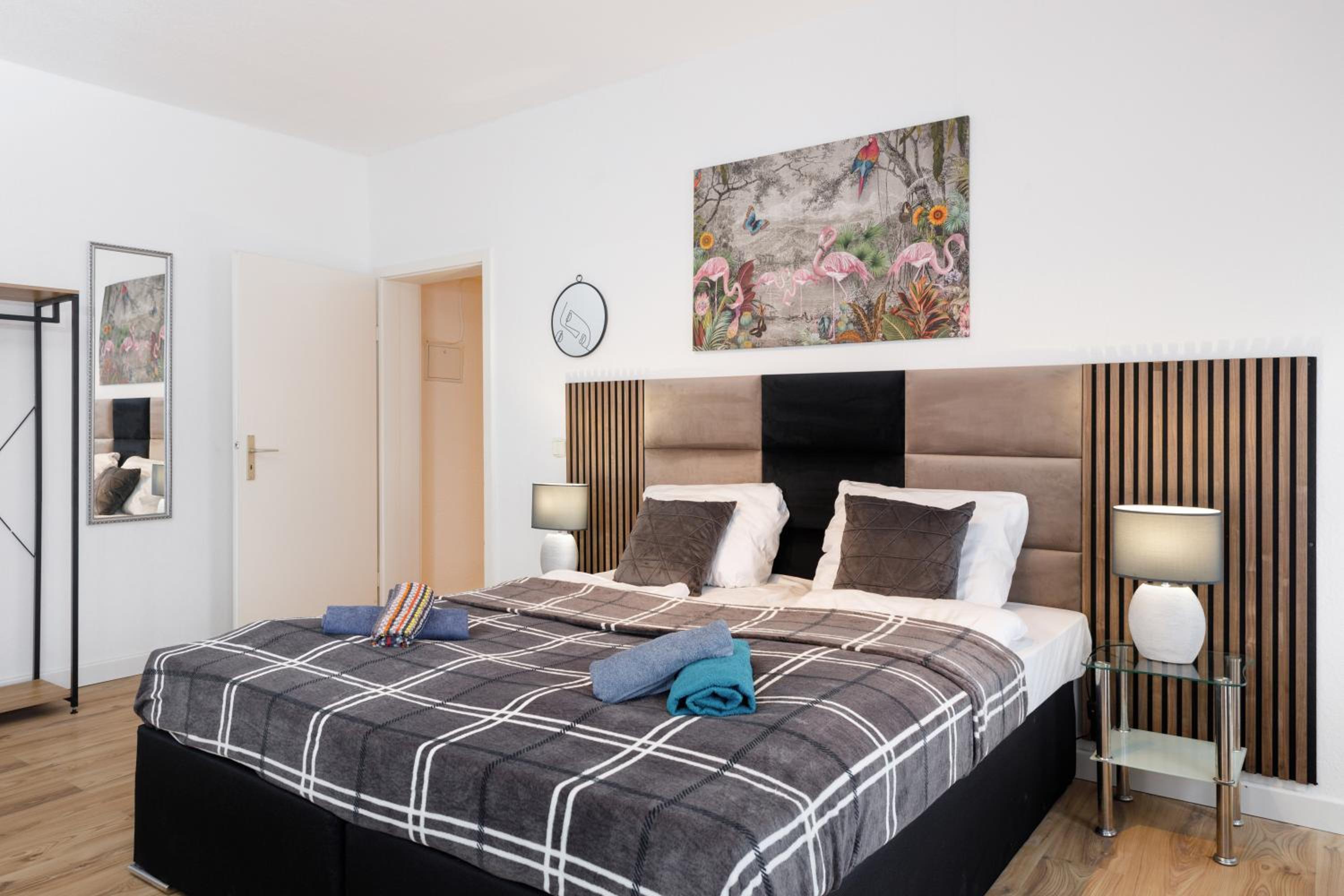 Three-Bedroom Apartment with View photo 3