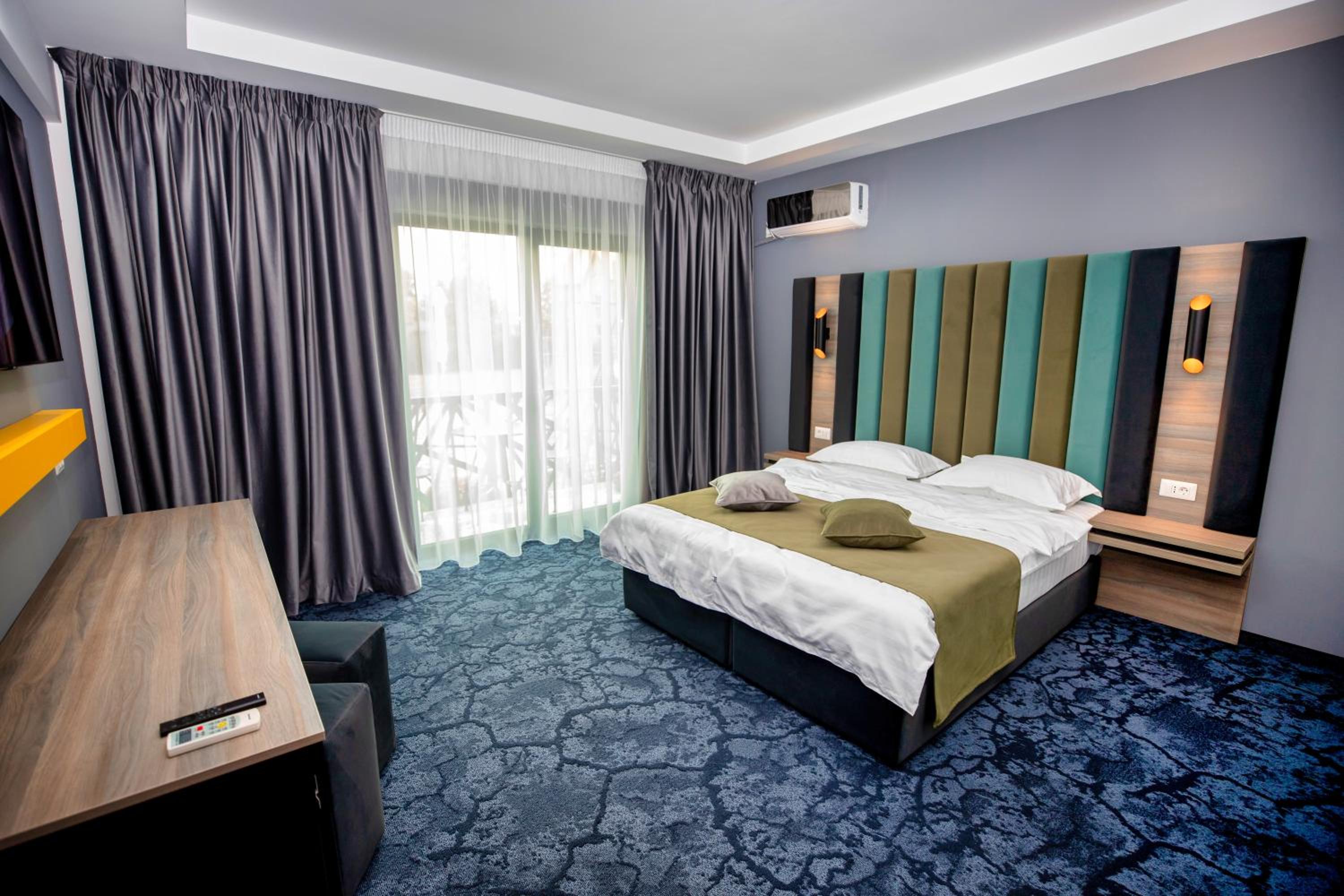 King Room with Balcony photo 2