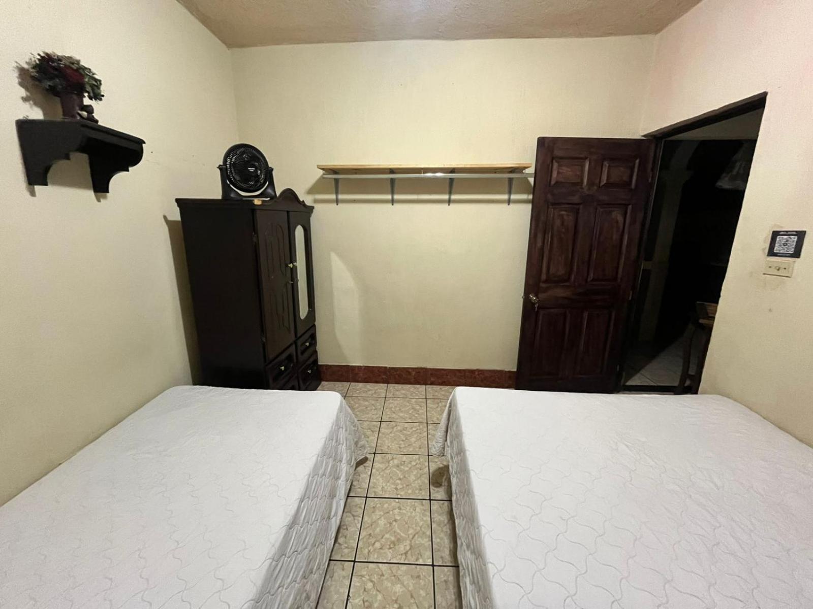 Standard Double Room With Shared Bathroom
