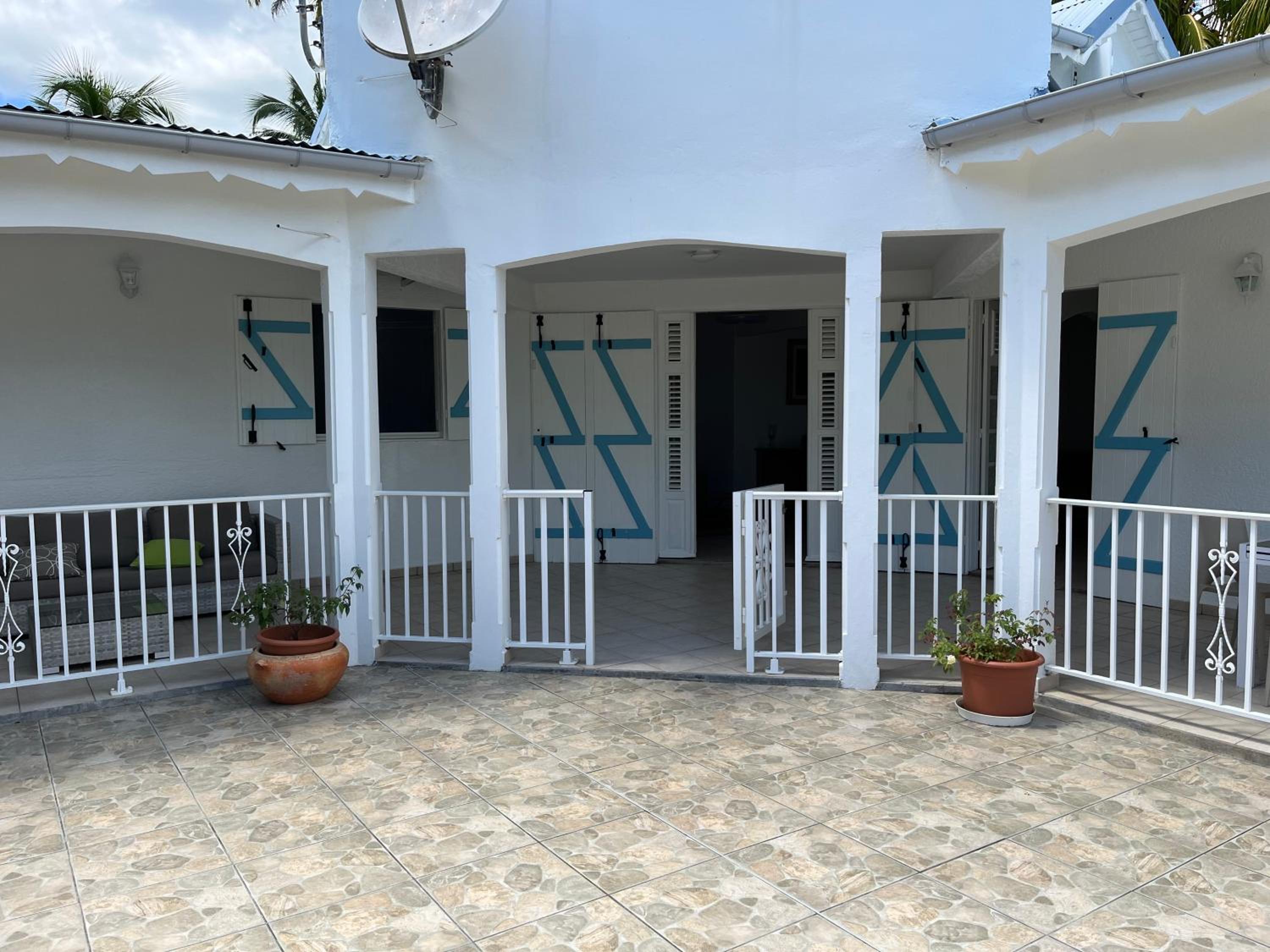 Three-Bedroom Villa photo 3