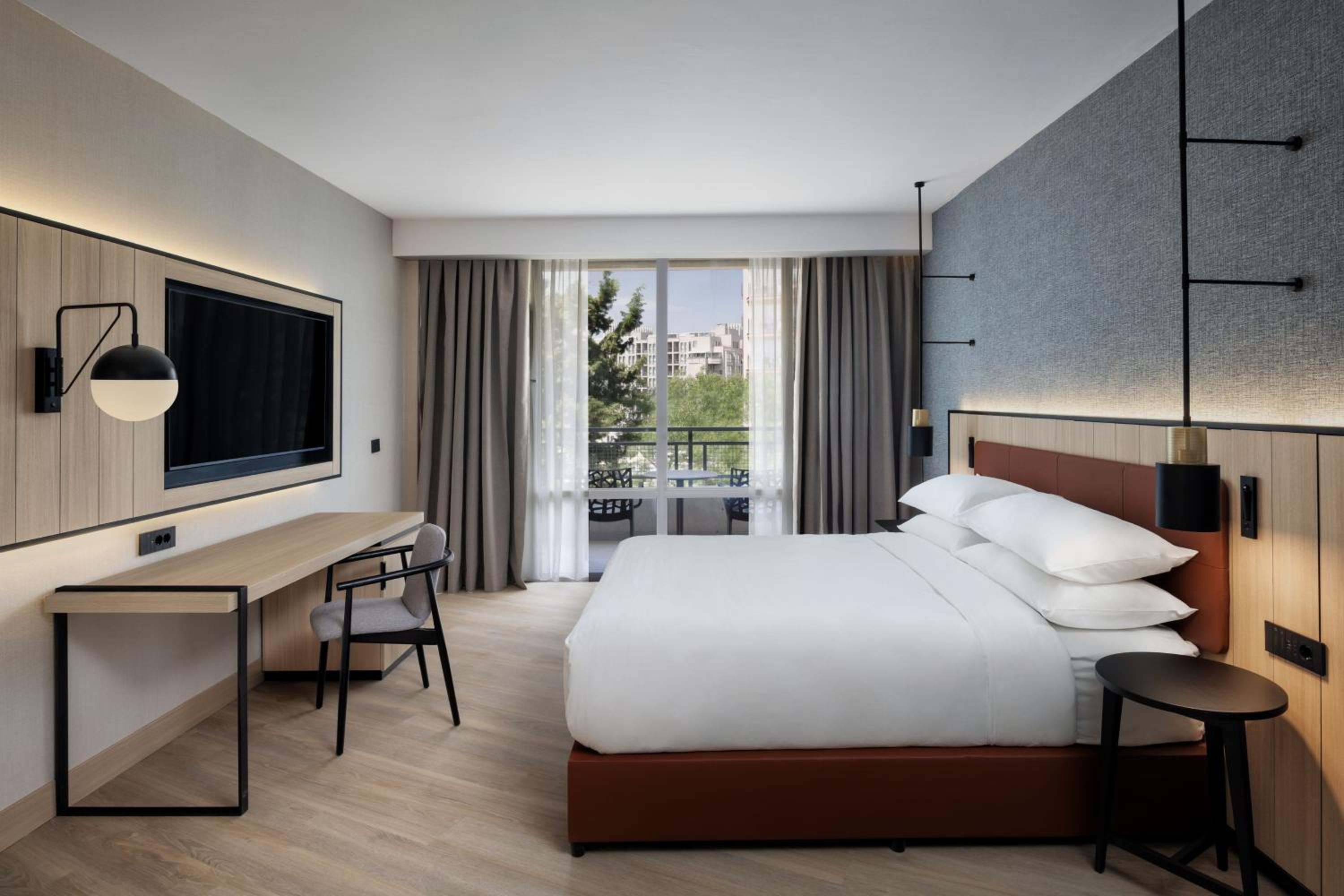 King Suite With Sofa Bed And Resort/City View photo 1