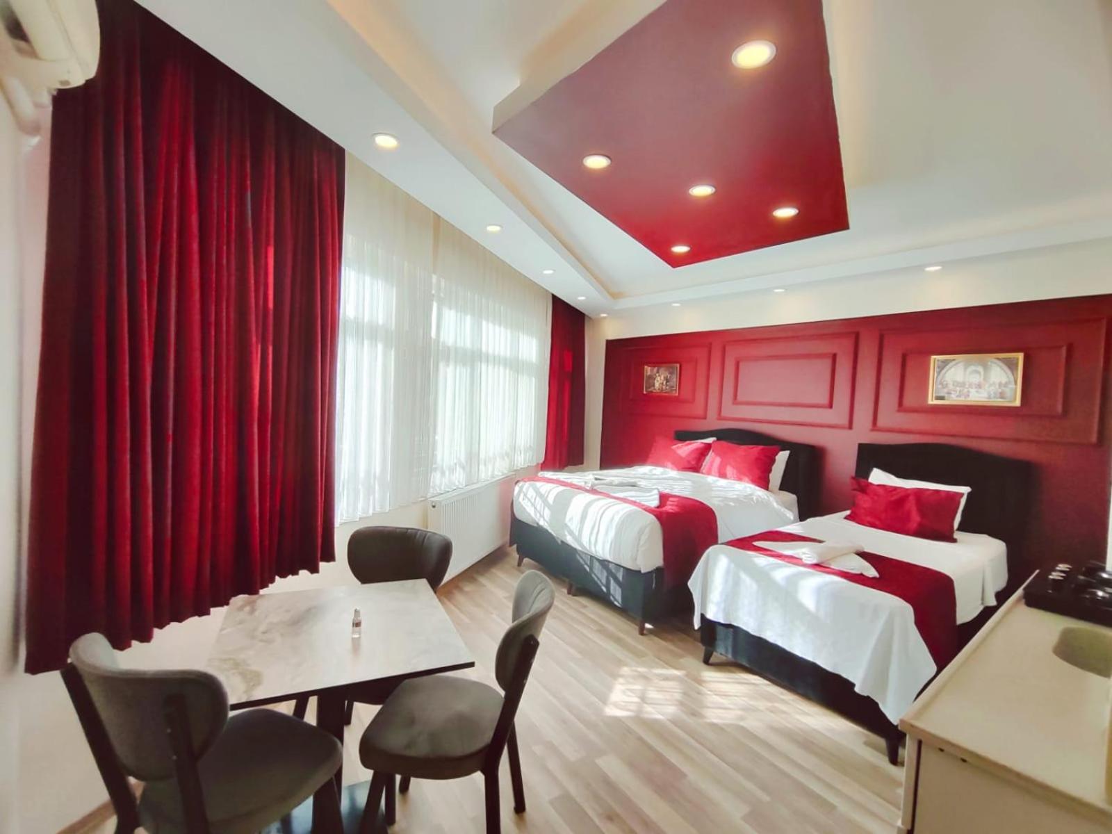 Deluxe Triple Room photo 1