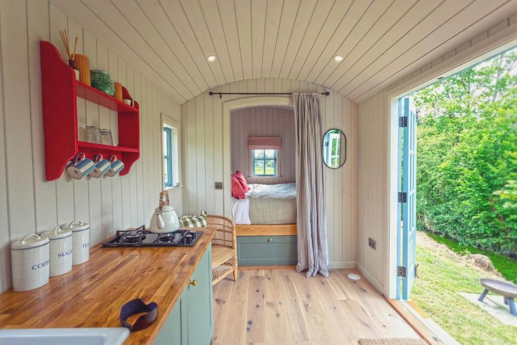 One-Bedroom House photo 1
