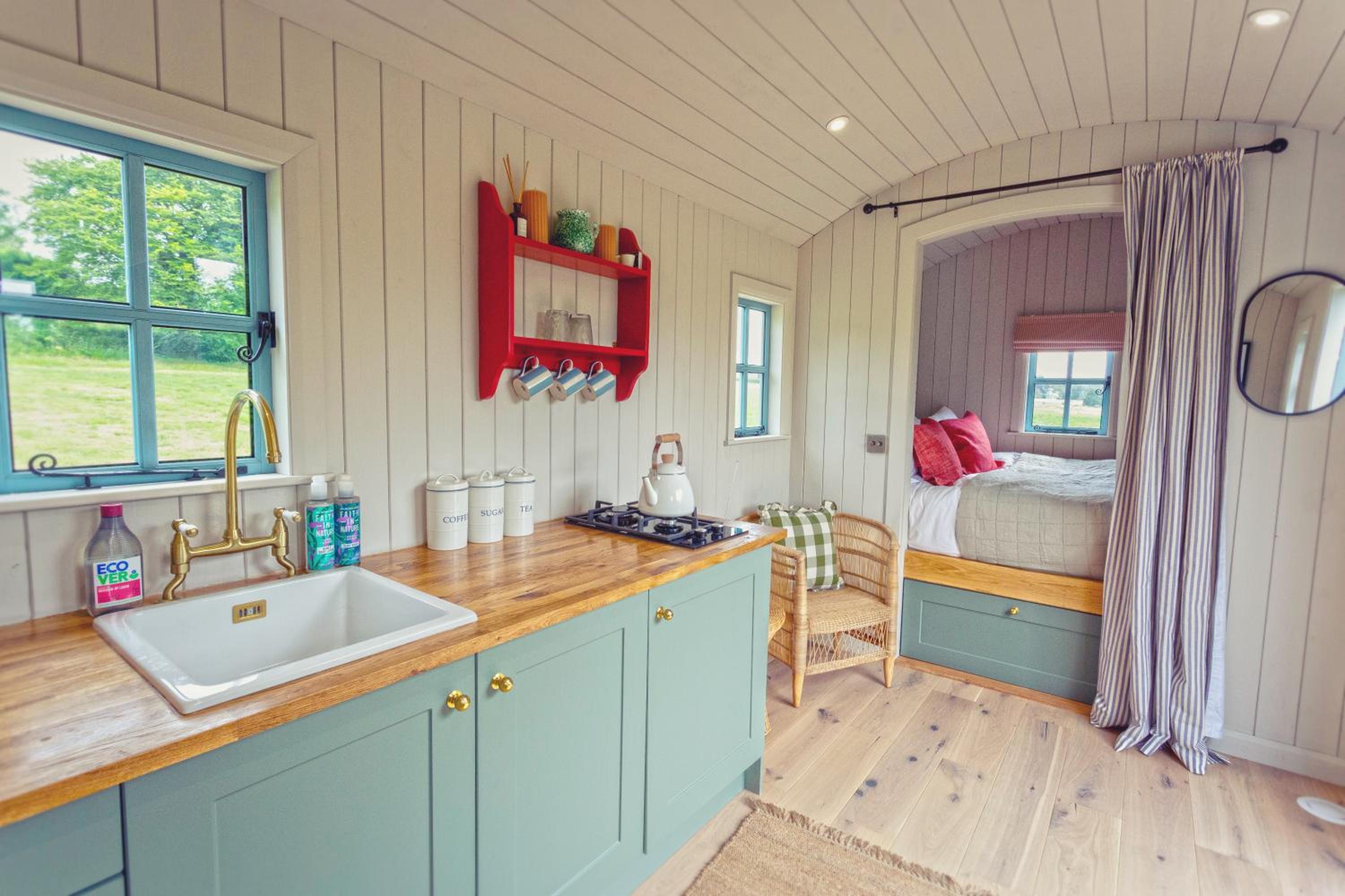 One-Bedroom House photo 2