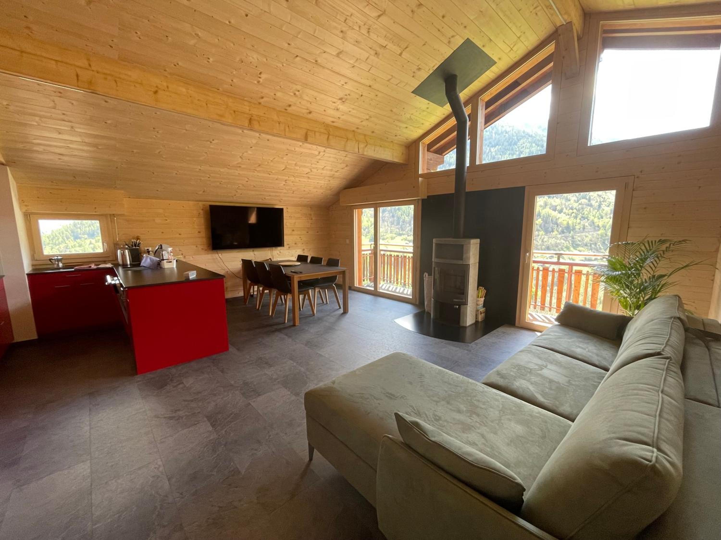 Four-Bedroom Apartment With Balcony  photo 1