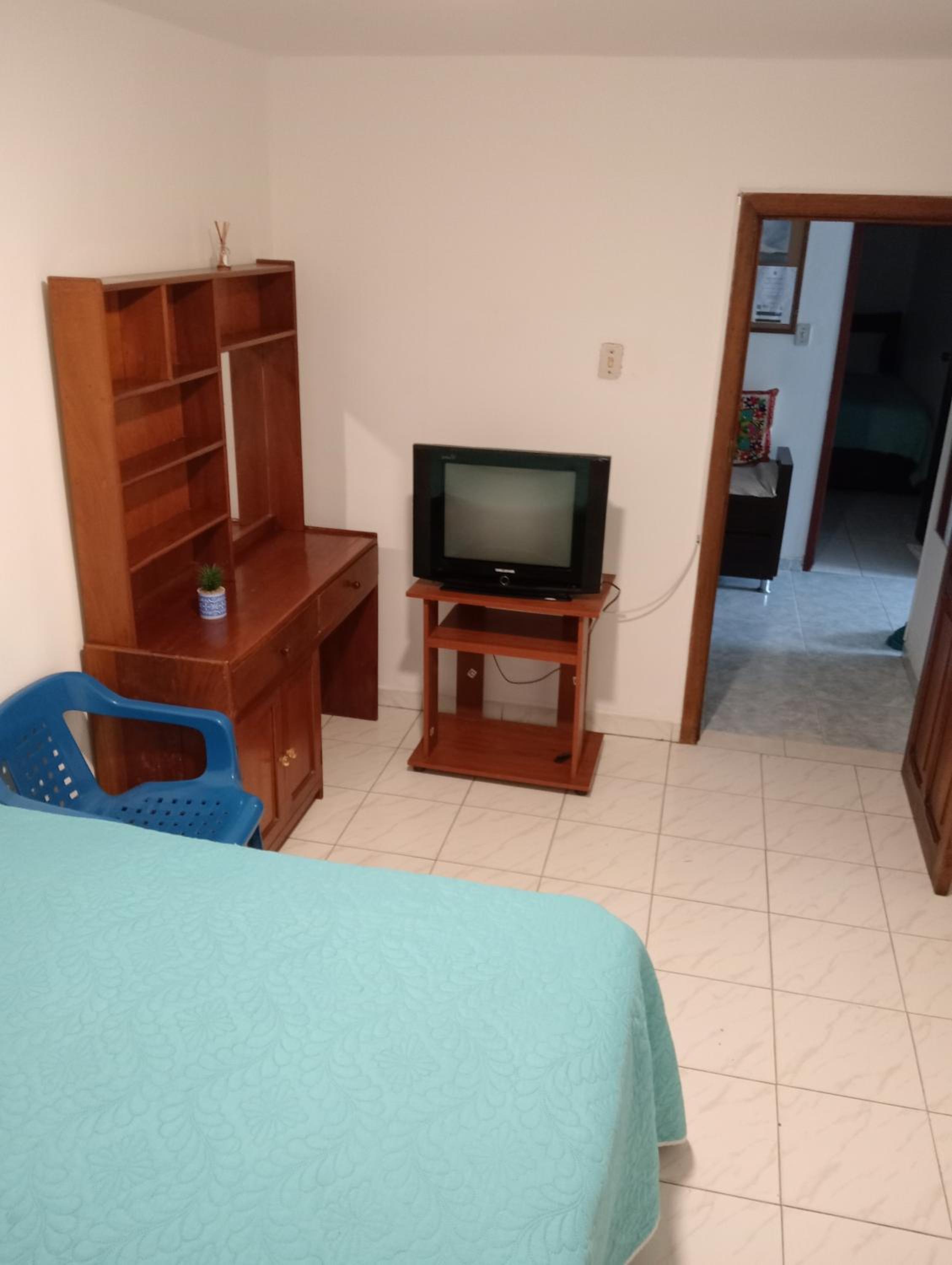 Basic Triple Room with Shared Bathroom photo 2