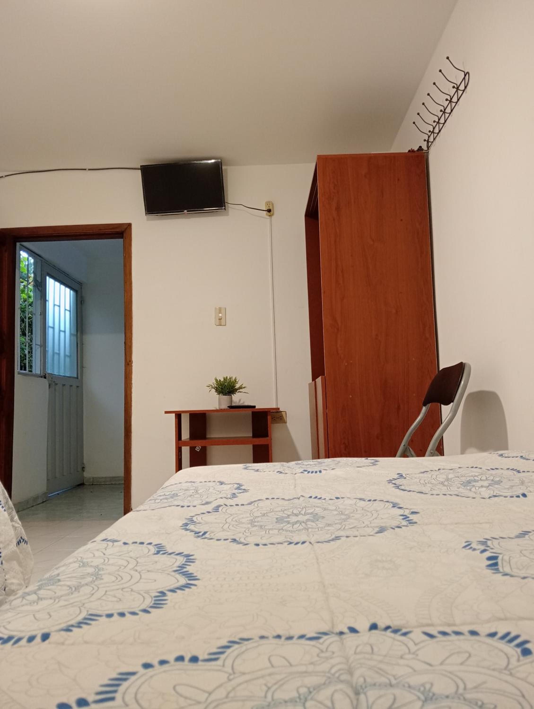 Small Twin Room photo 3