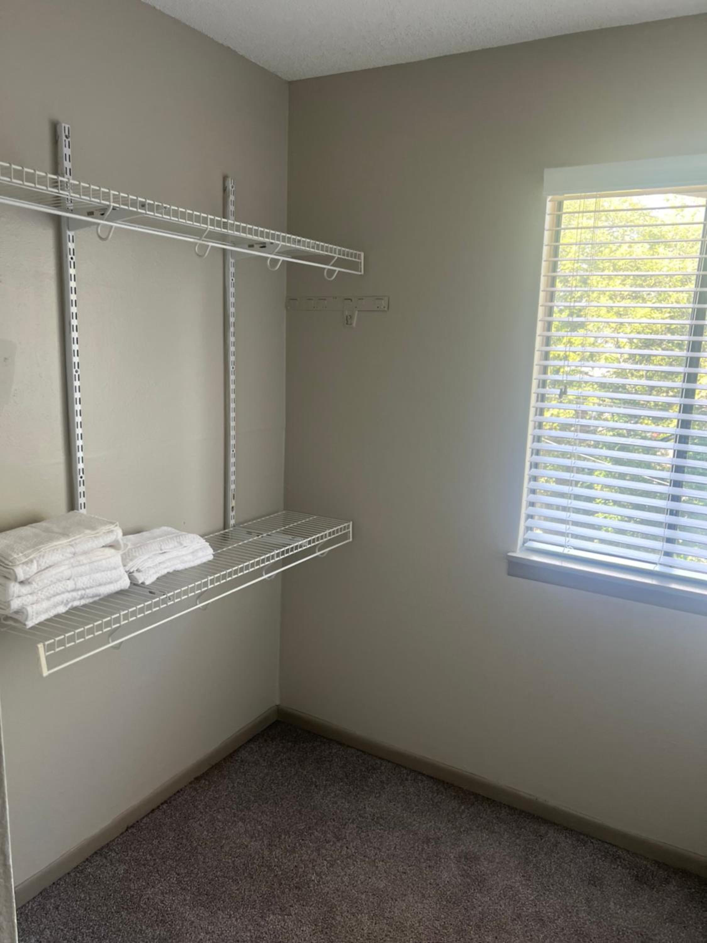 One-Bedroom Standard Apartment photo 2