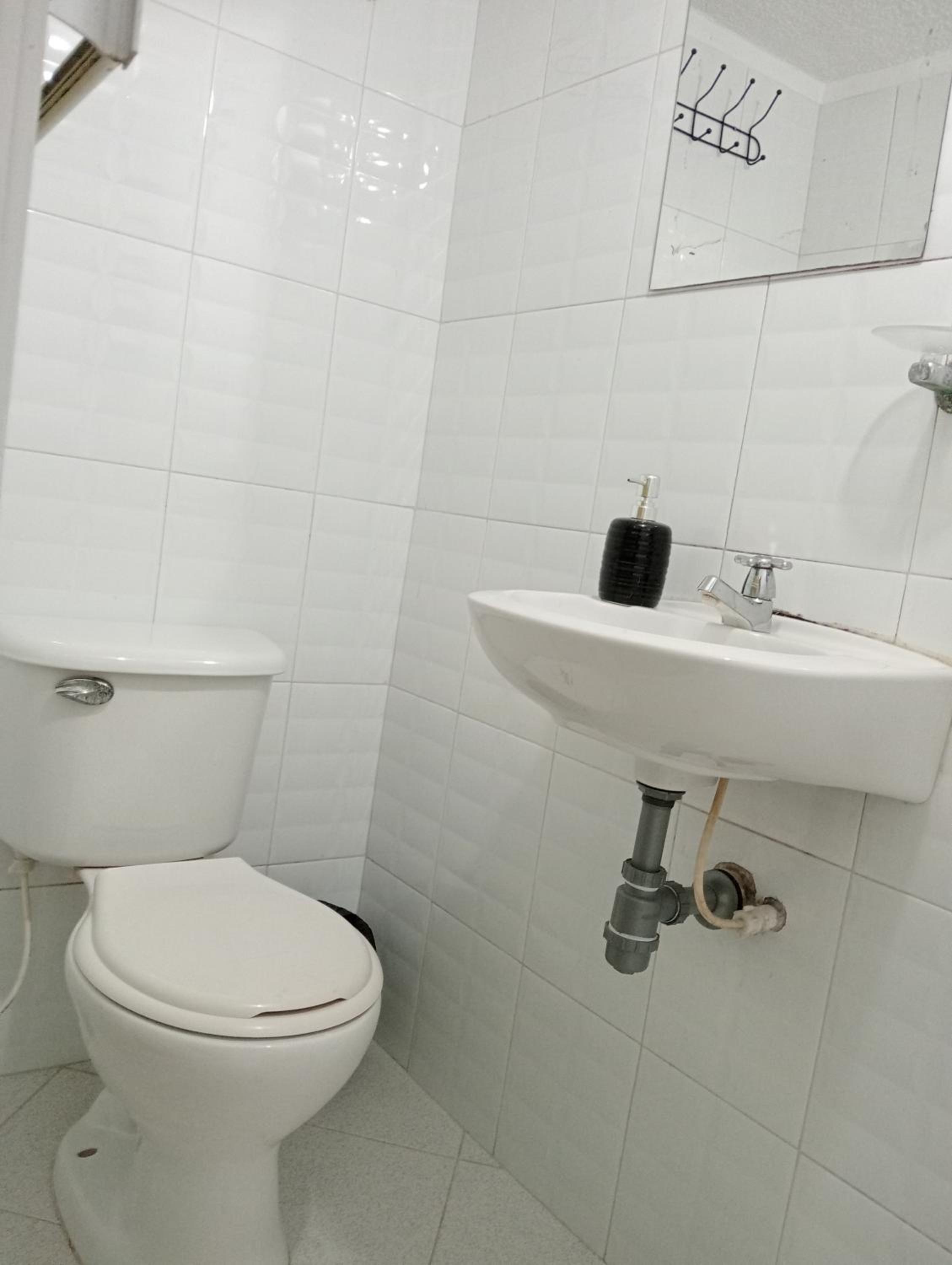 Twin Room with Private Bathroom photo 3