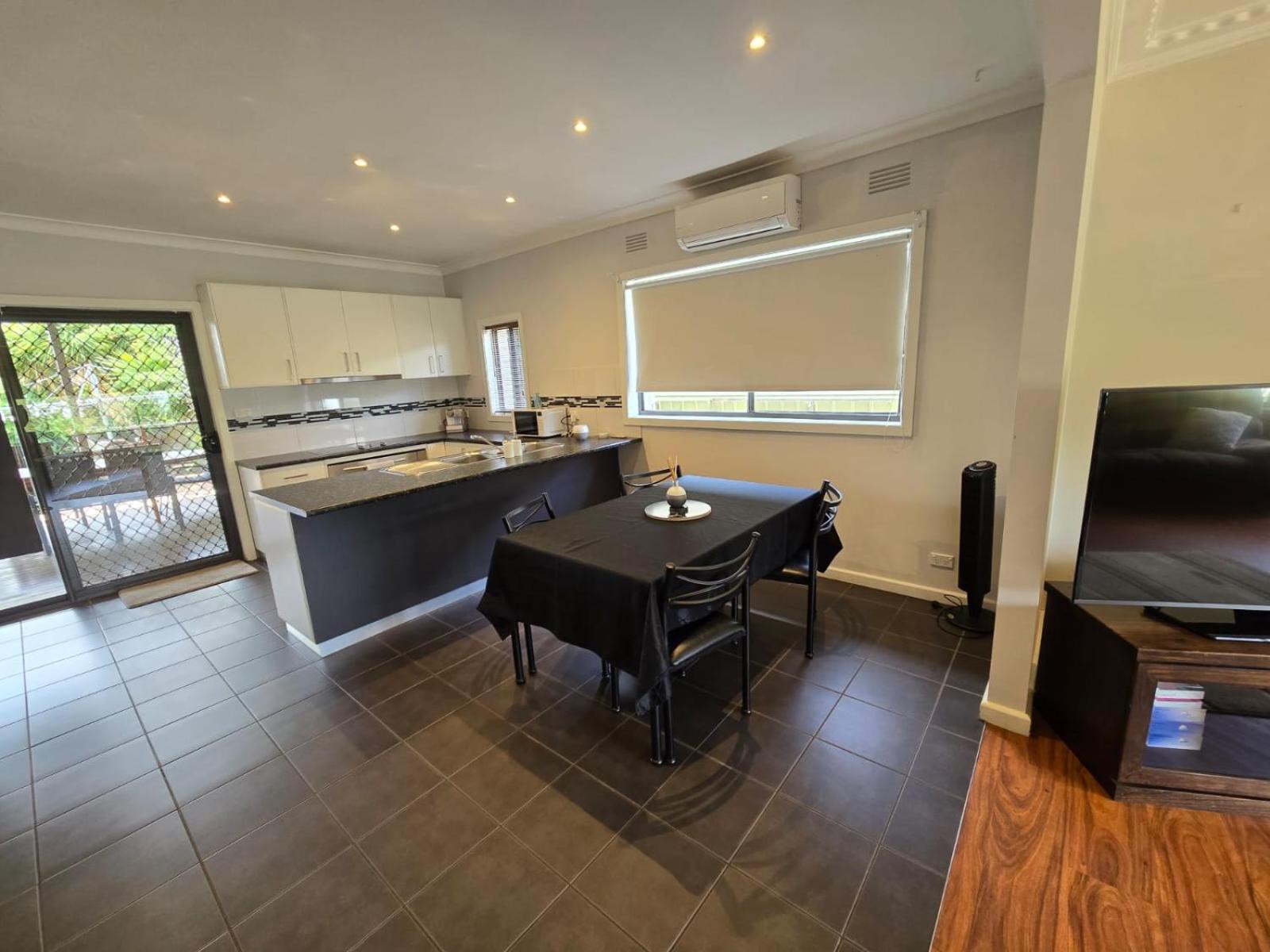 Two-Bedroom House photo 2