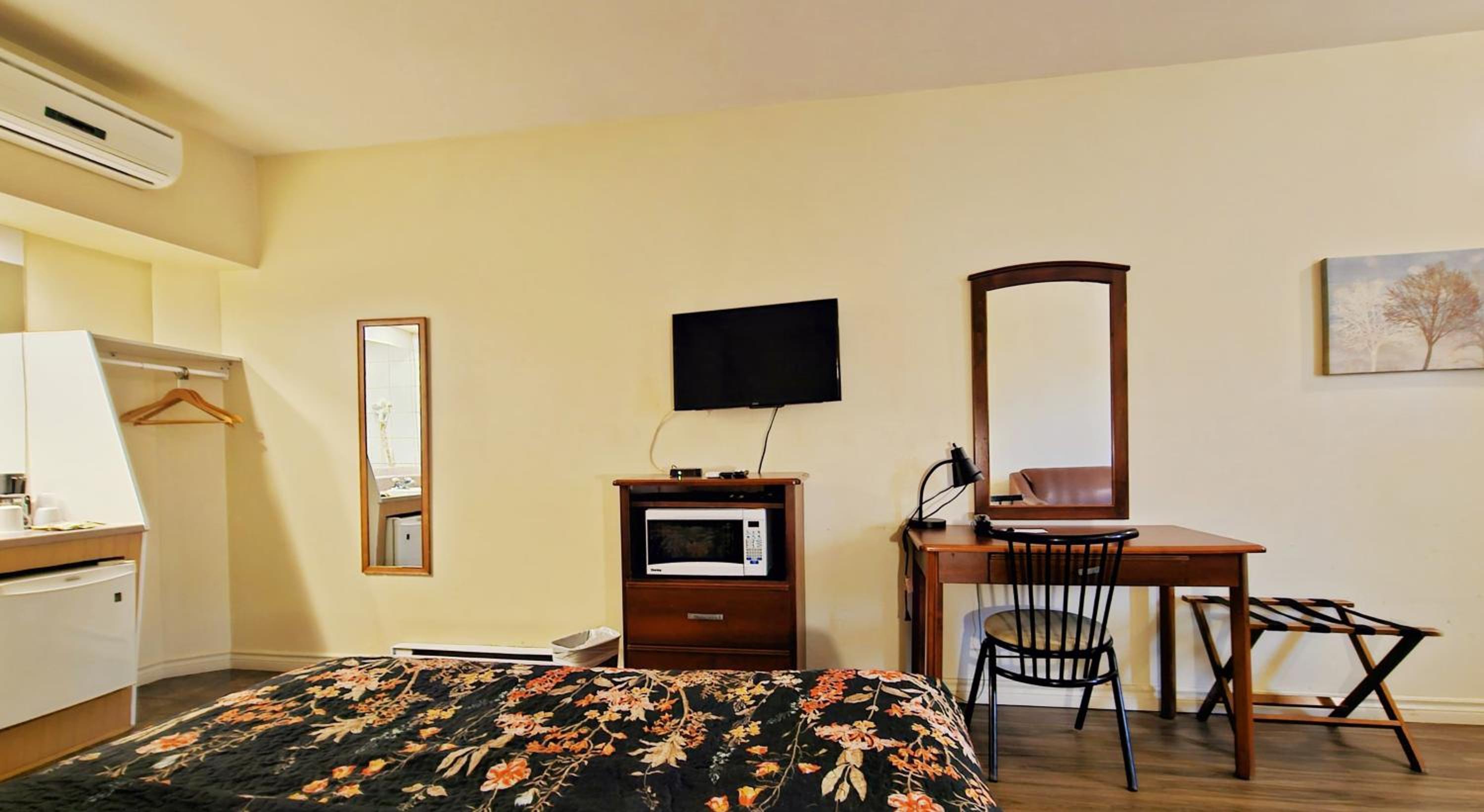 Classic Queen Room - Photo 1
