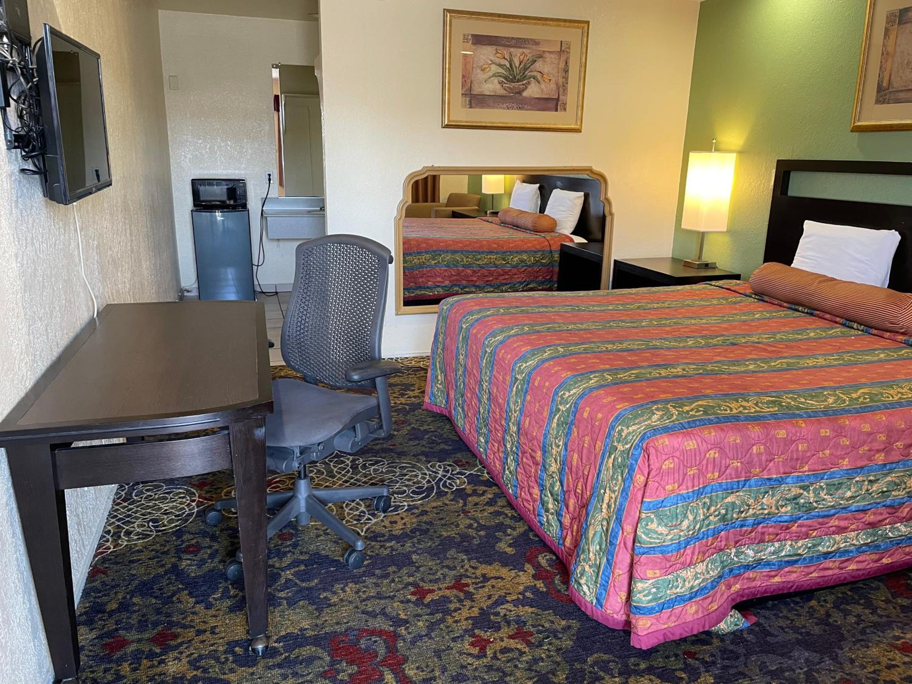 Deluxe King Room photo 2