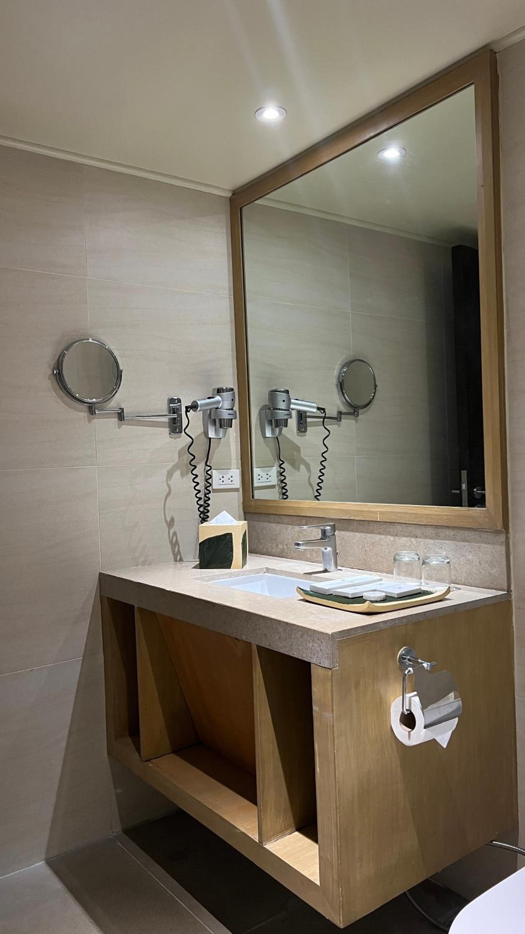 Superior King Room - Photo 2