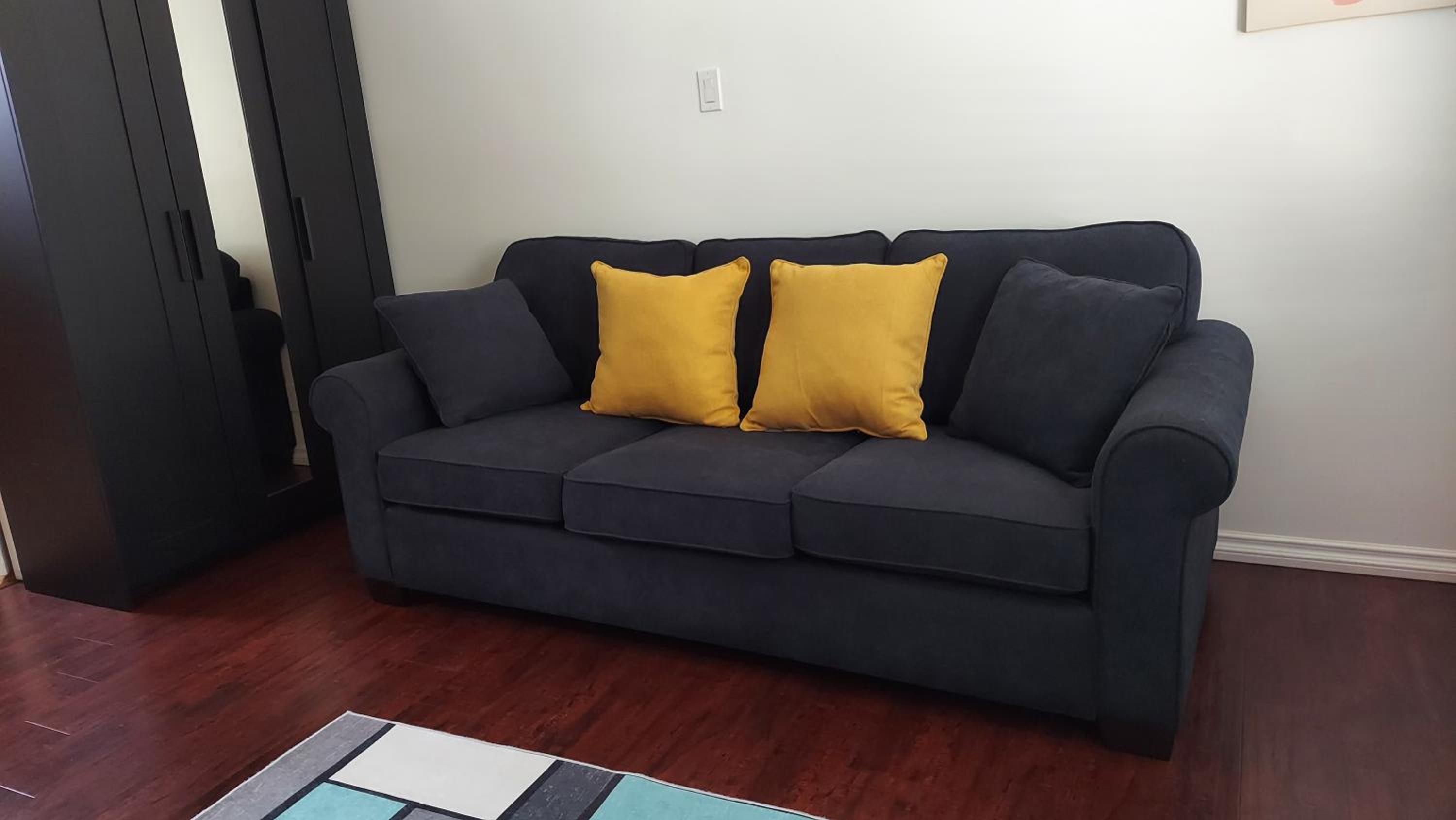 One-Bedroom Apartment photo 1