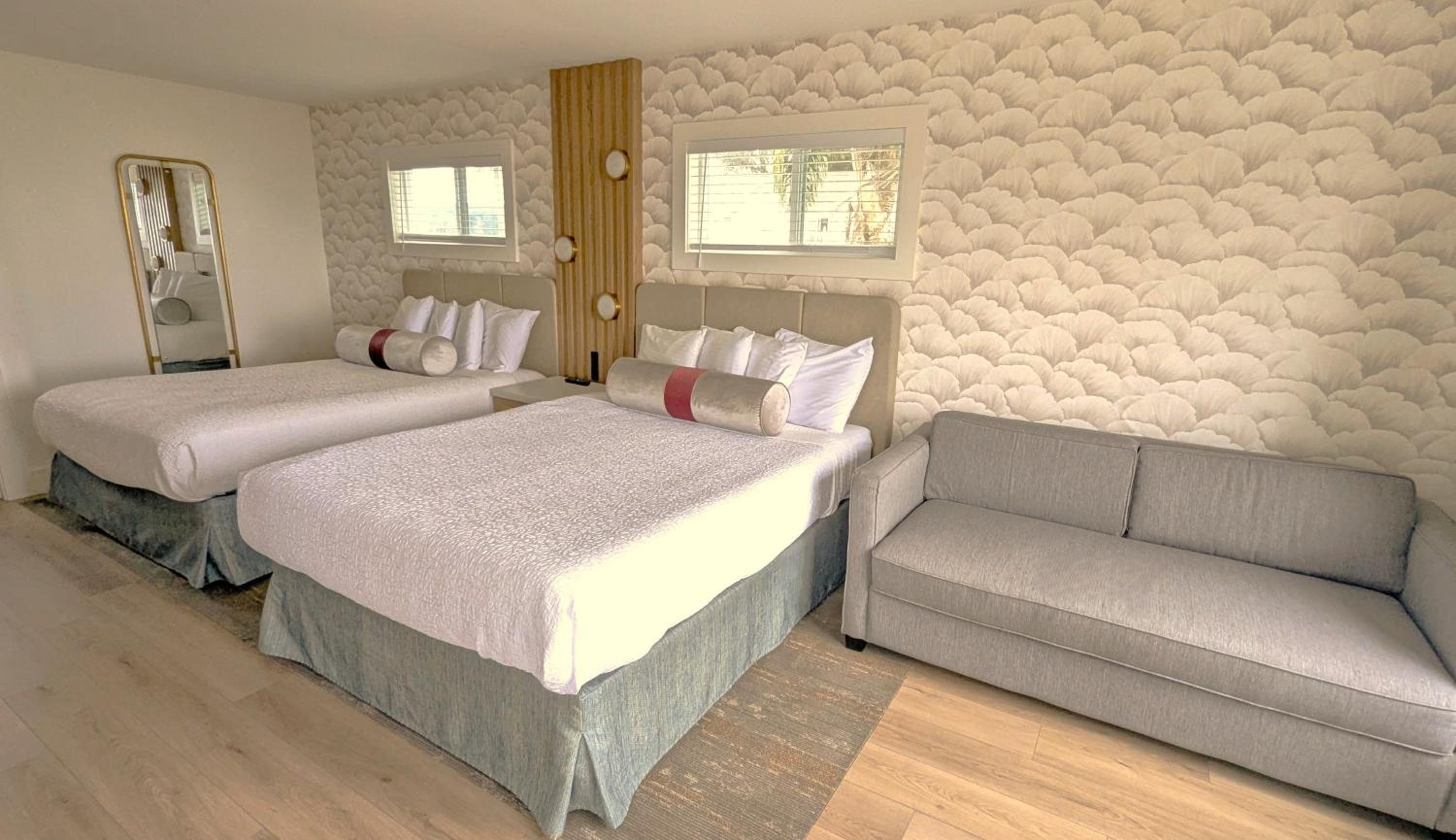 Family Room with Sea View - Photo 2