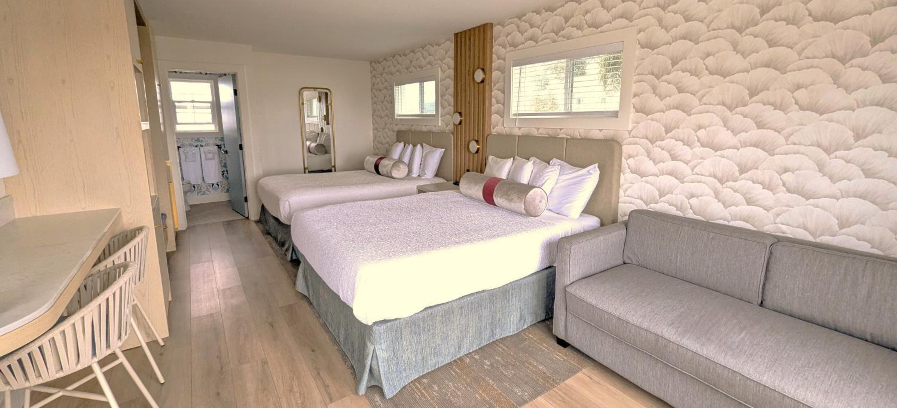 Family Room with Sea View - Photo 3