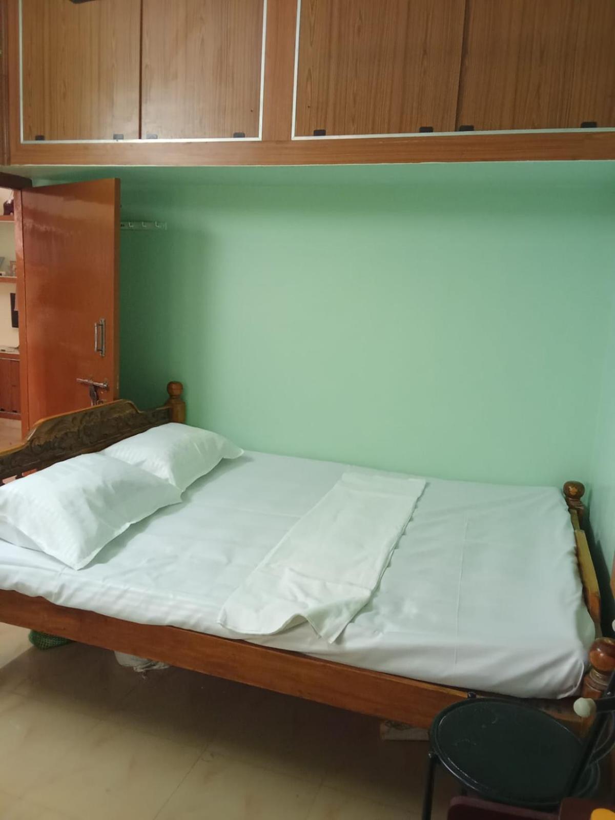 One-Bedroom House photo 1