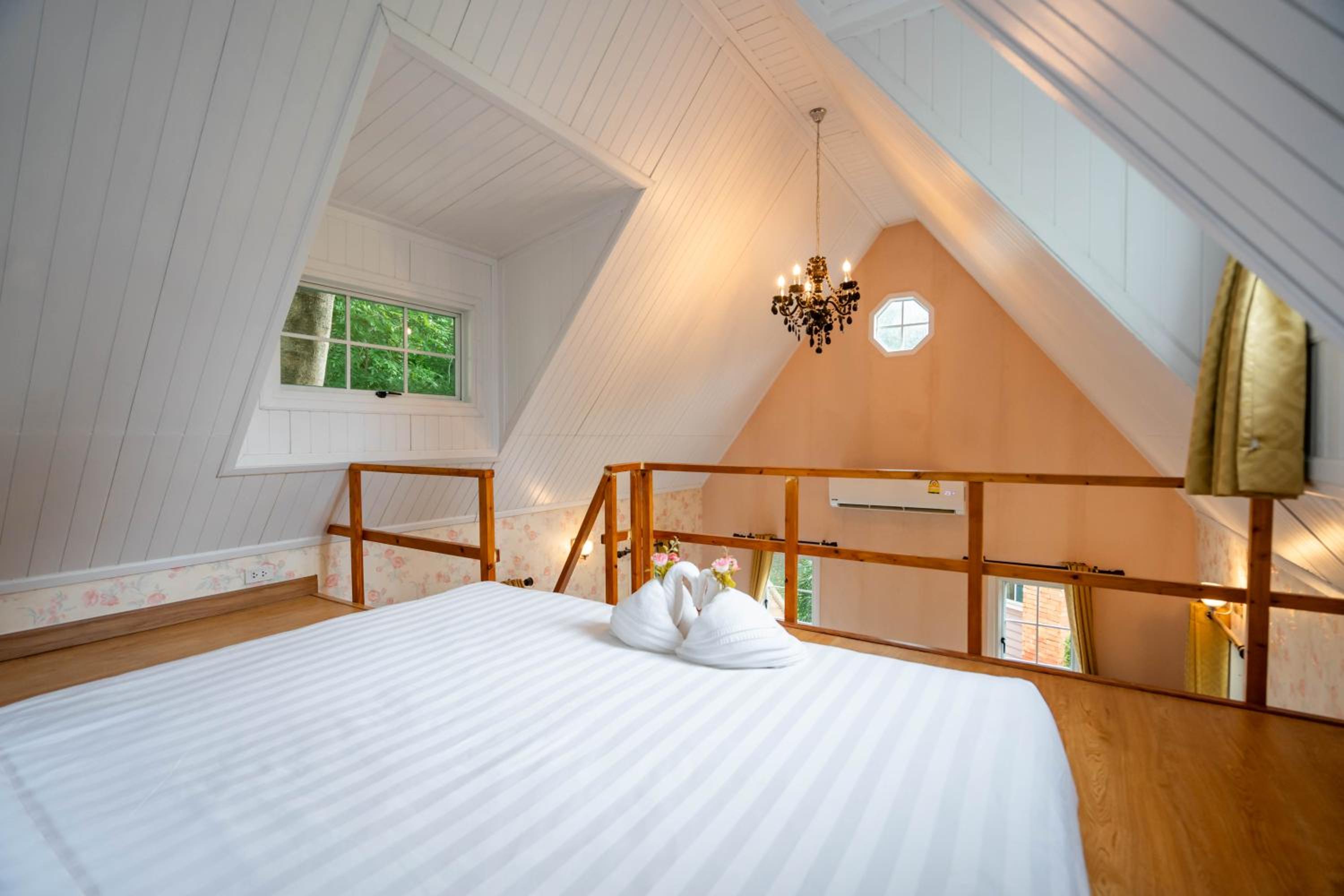 Superior Bungalow with Bath Tub - Photo 20