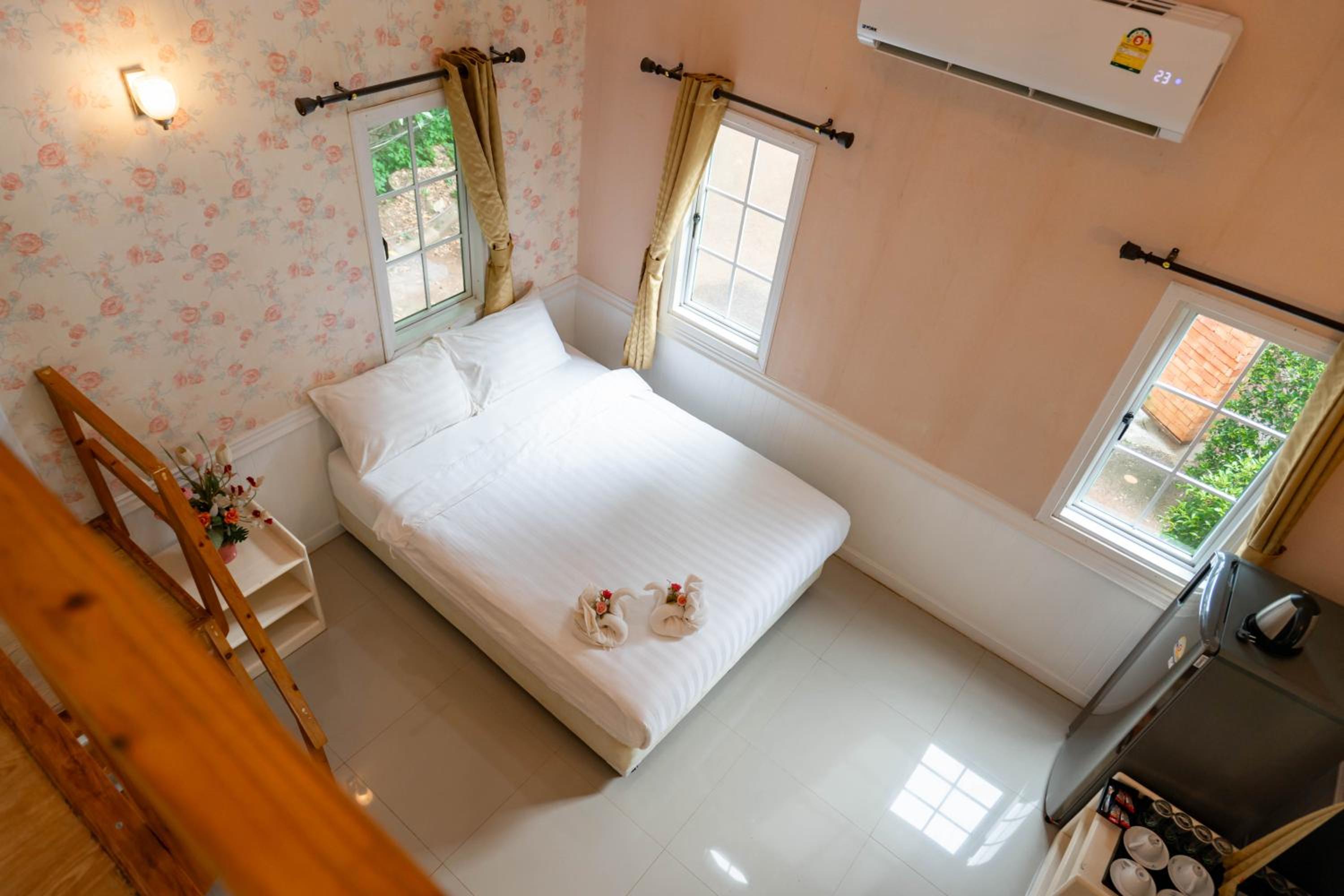 Superior Bungalow with Bath Tub - Photo 23