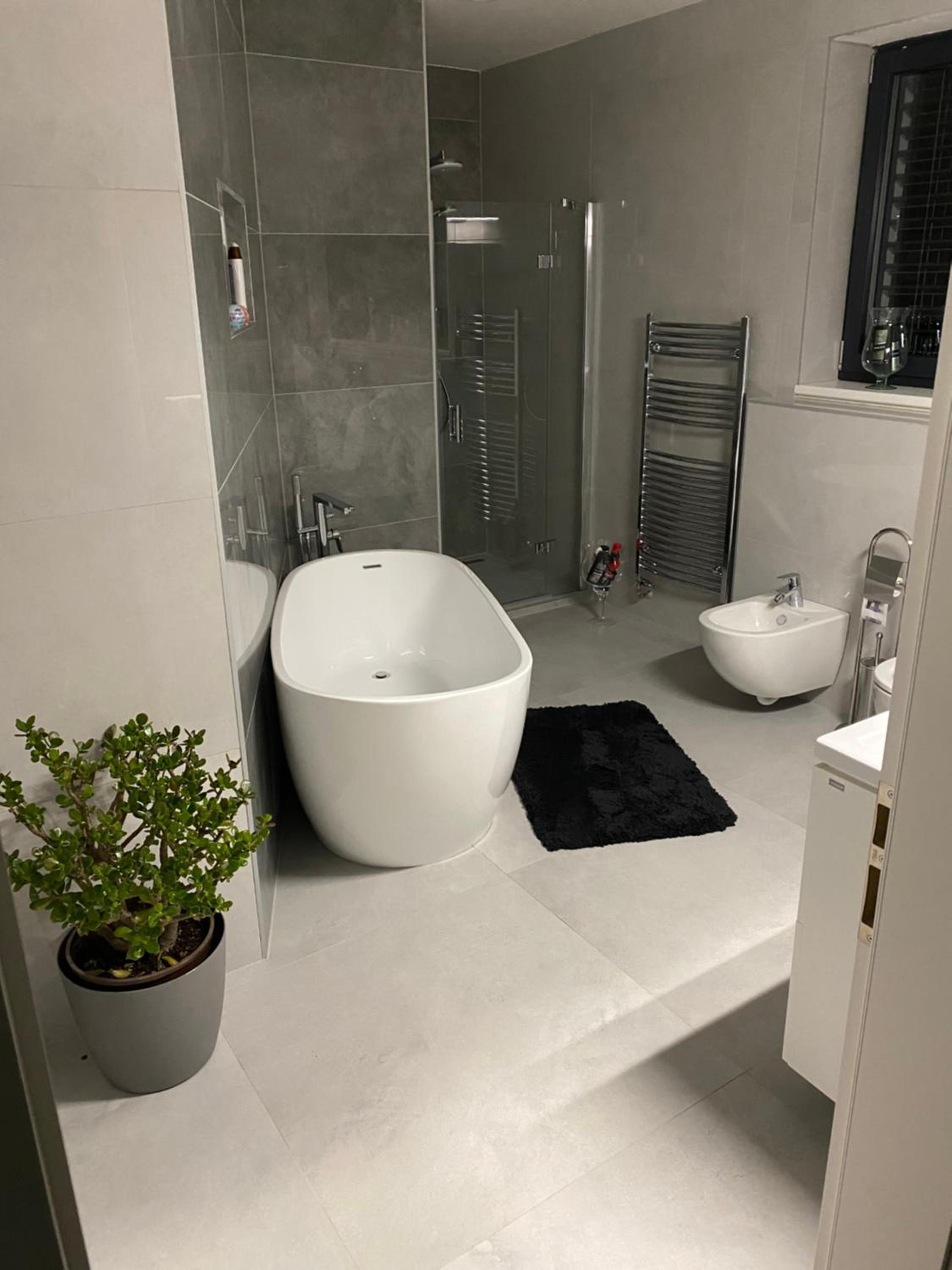 Three-Bedroom Deluxe Apartment