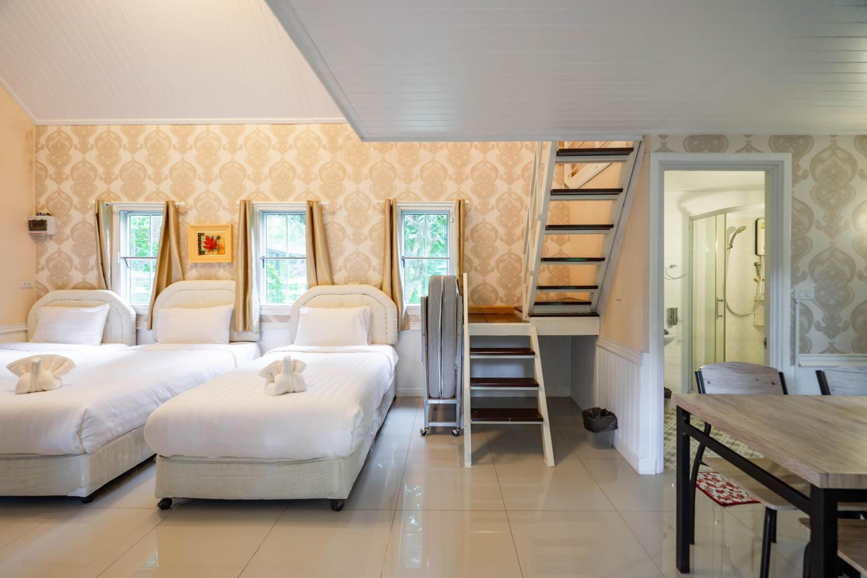 Deluxe Bungalow - Photo 4