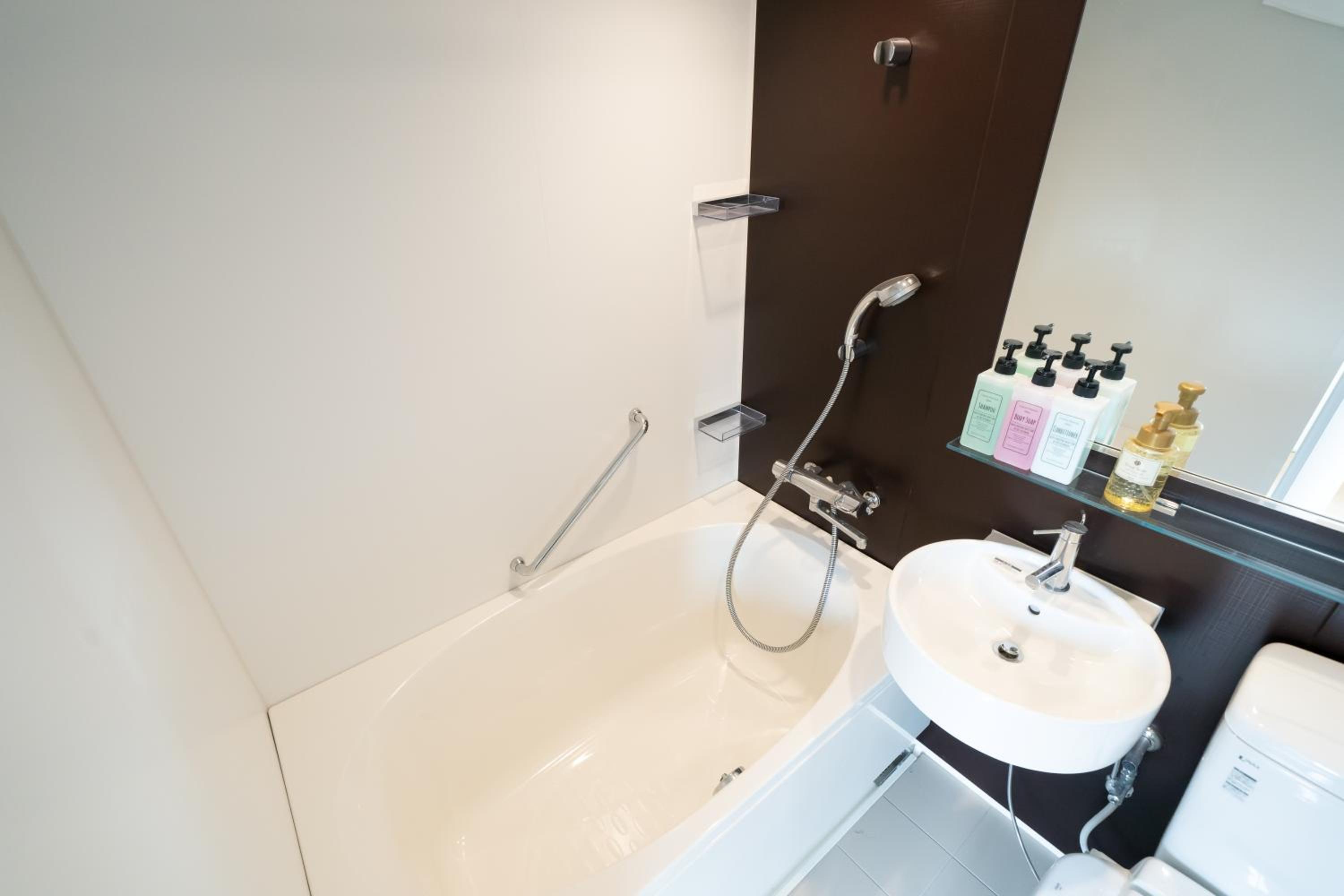 Family Room with Private Bathroom - Photo 6