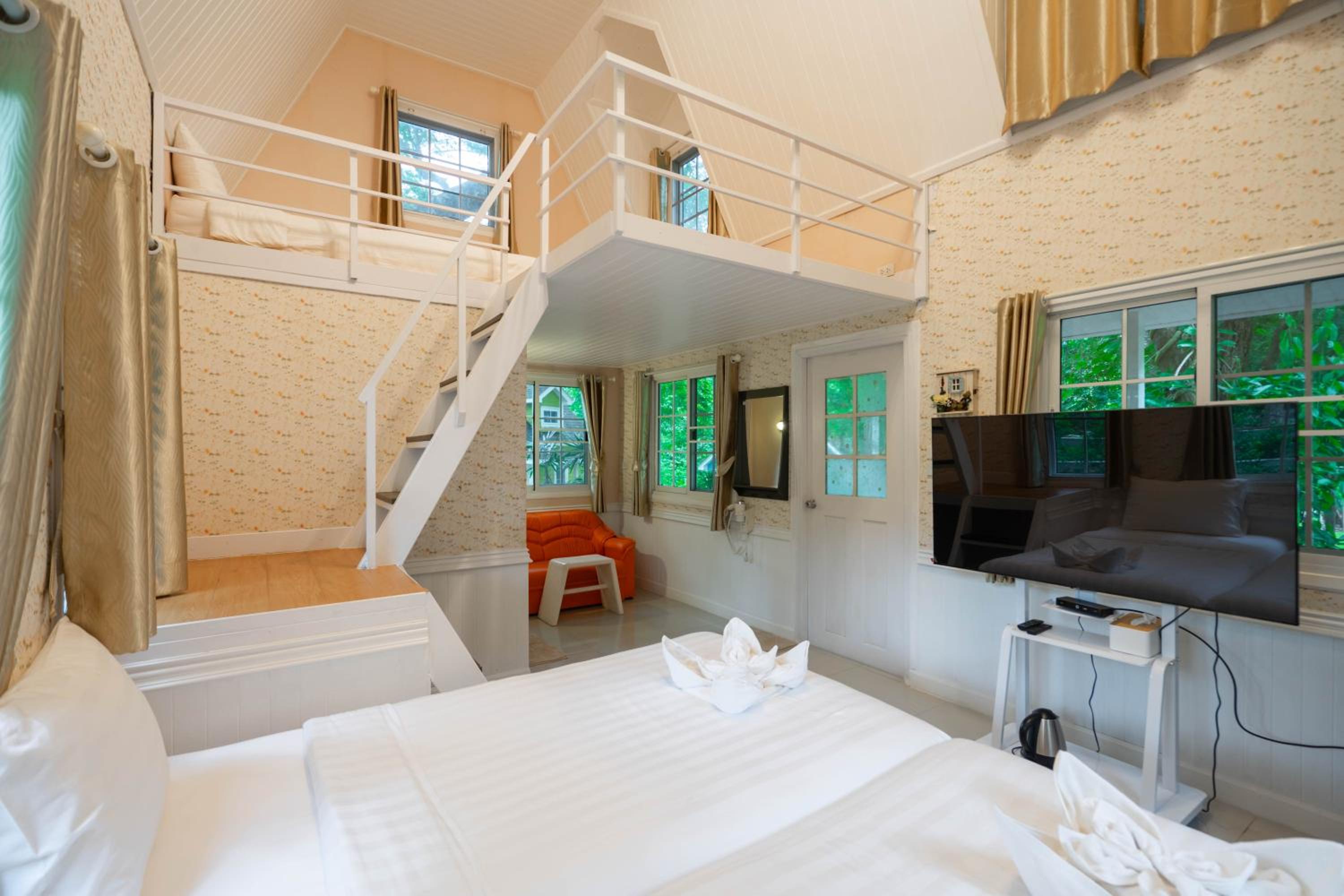 Family Bungalow - Photo 1