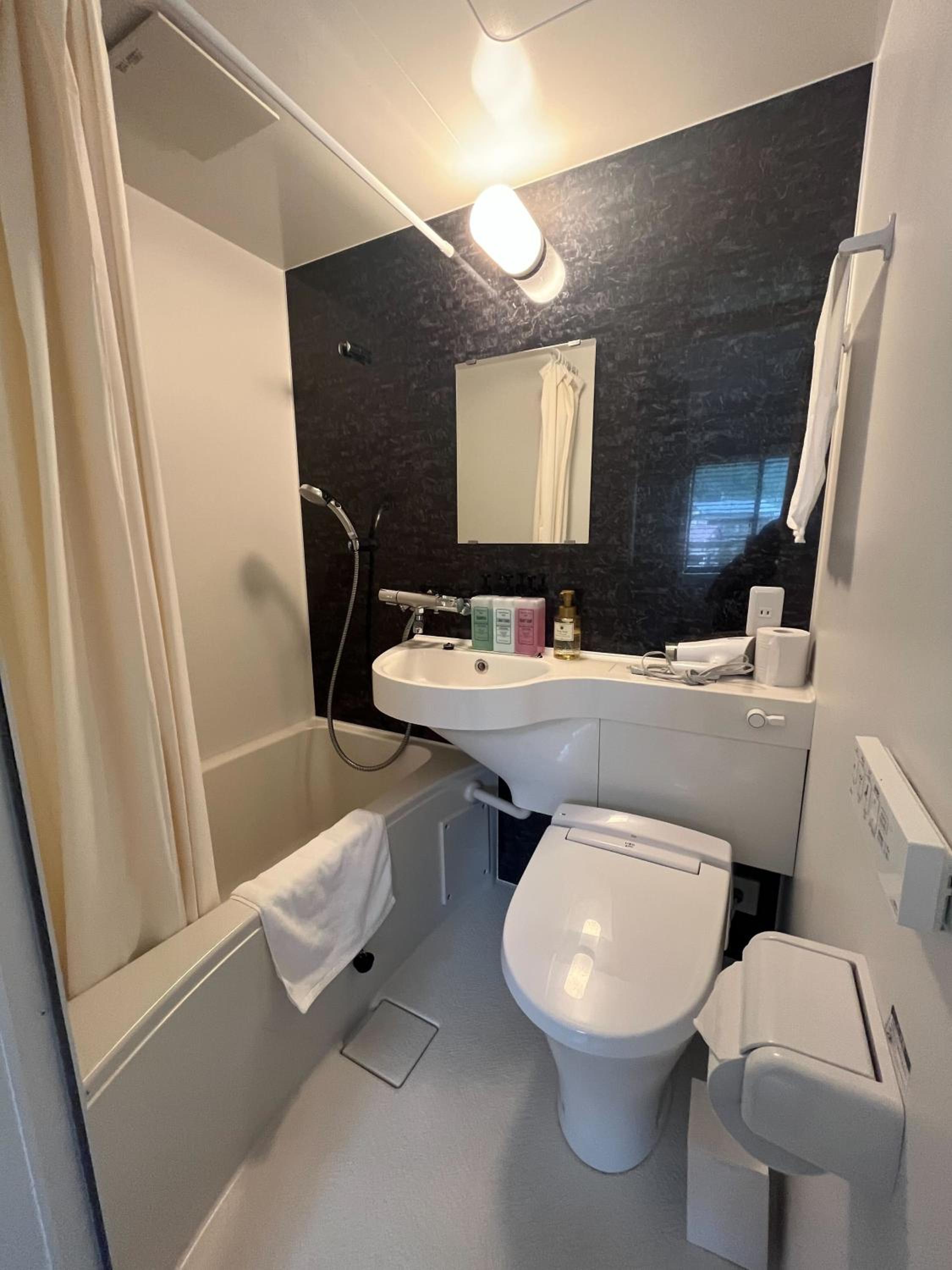 Twin Room - Photo 4