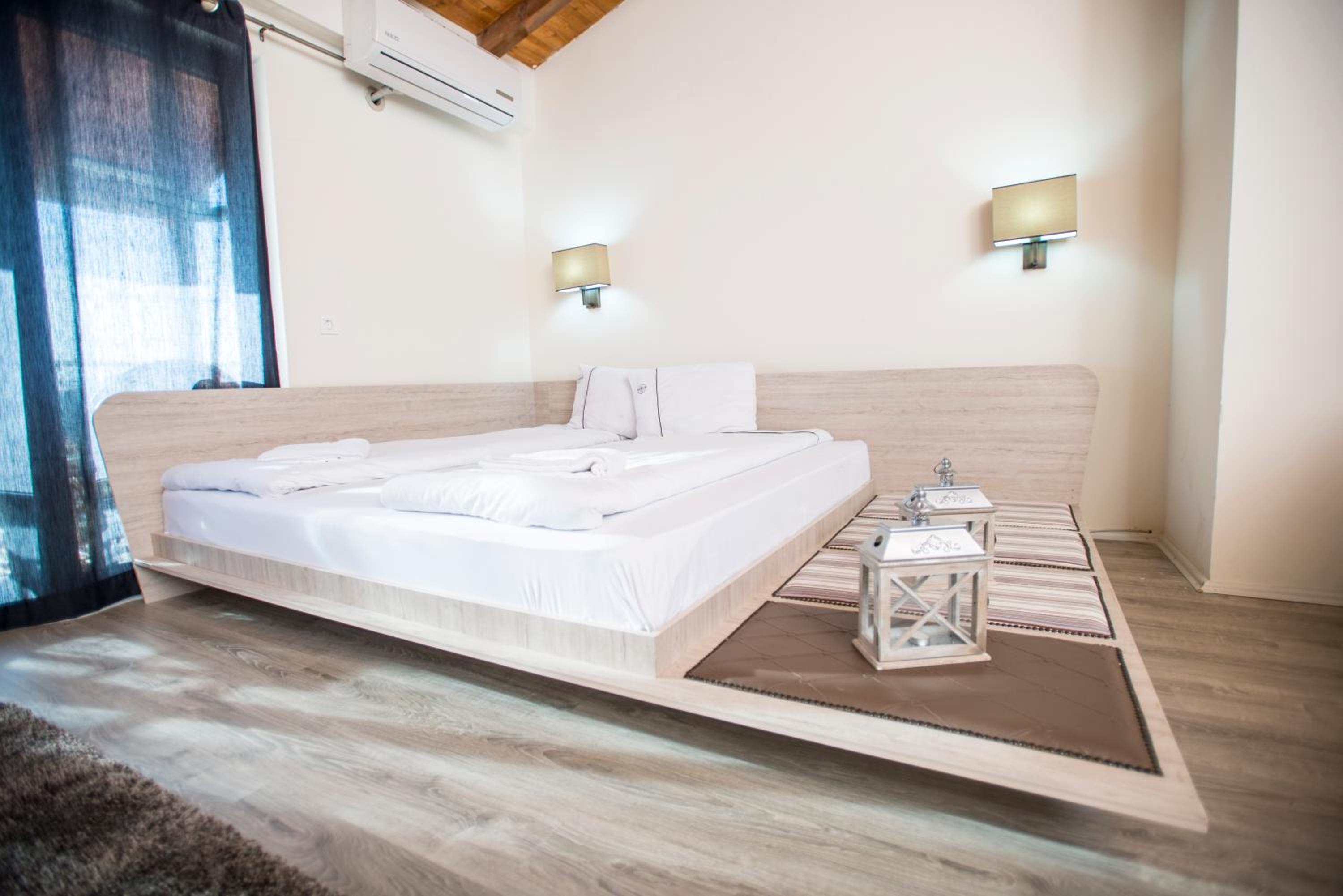 Superior Double Room with Lake View - Photo 6