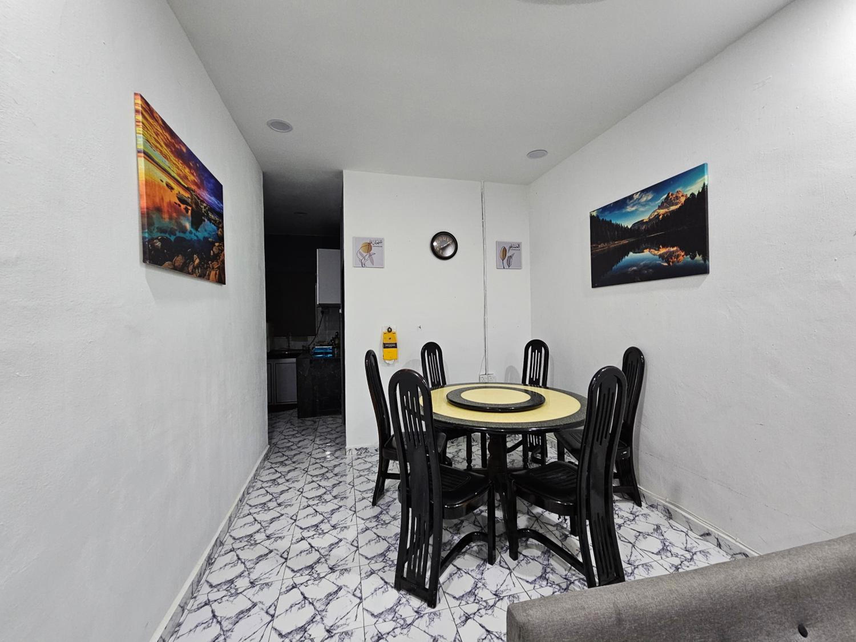 Three-Bedroom House photo 3
